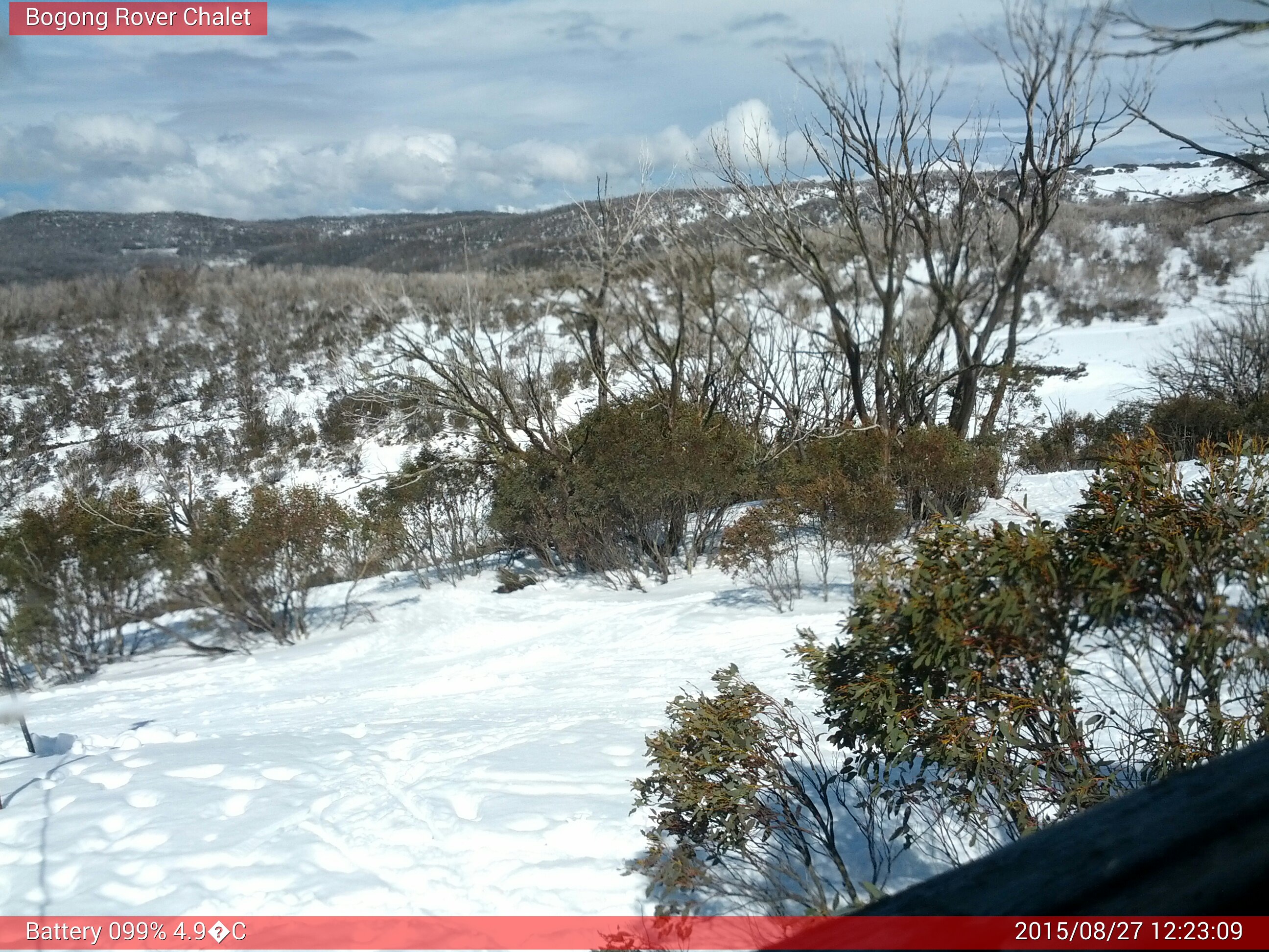 Bogong Web Cam 12:23pm Thursday 27th of August 2015