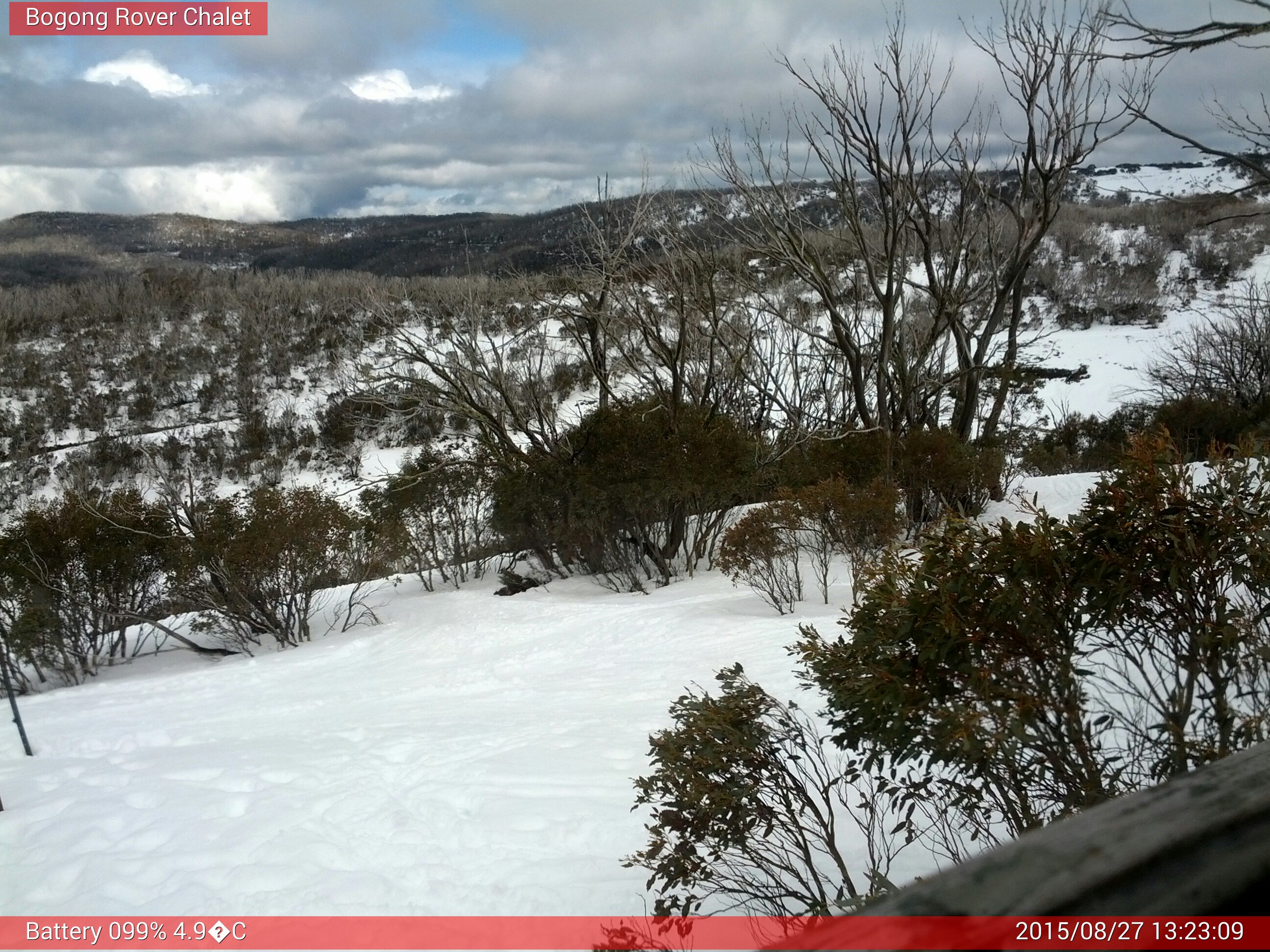 Bogong Web Cam 1:23pm Thursday 27th of August 2015