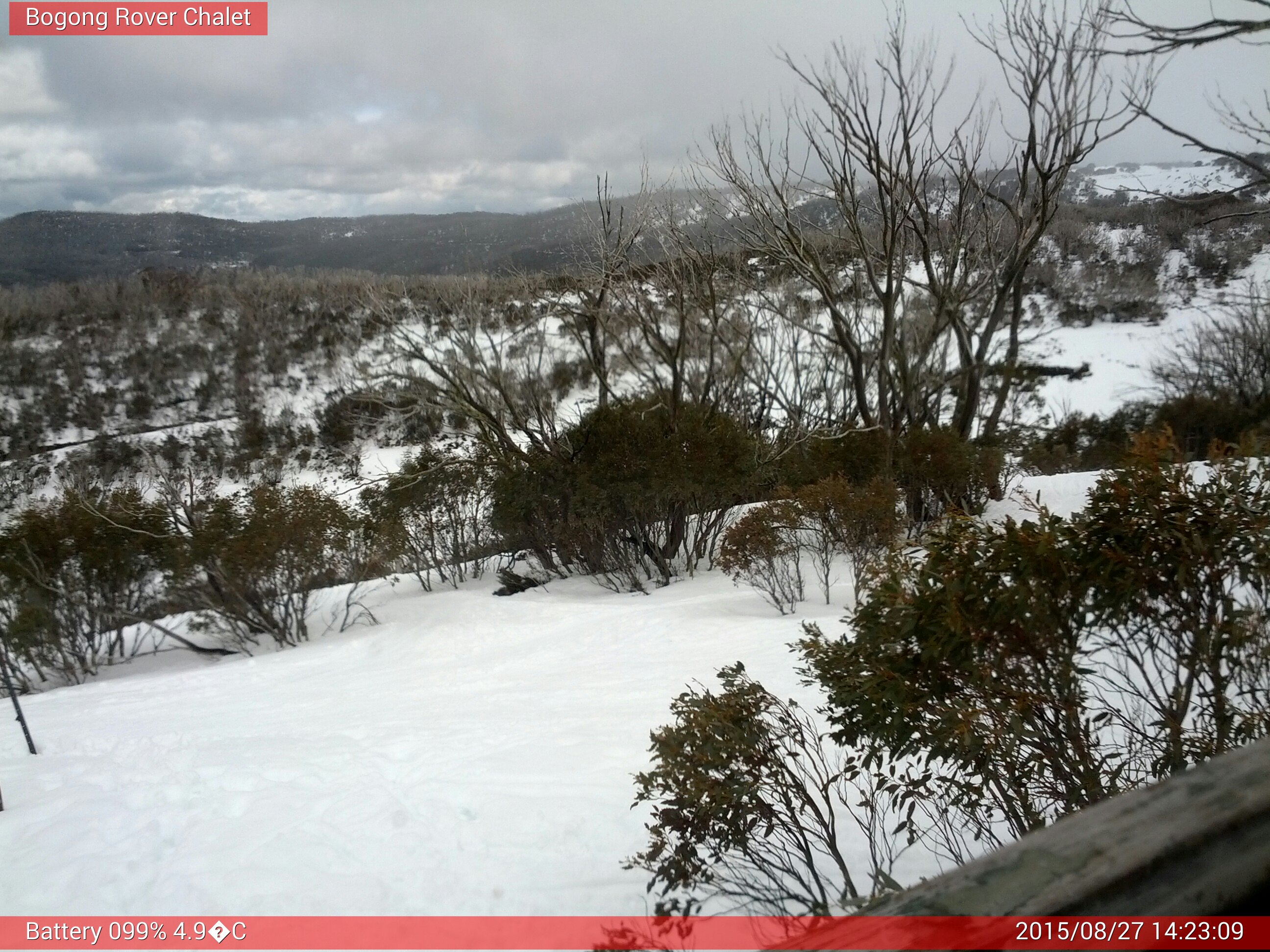 Bogong Web Cam 2:23pm Thursday 27th of August 2015