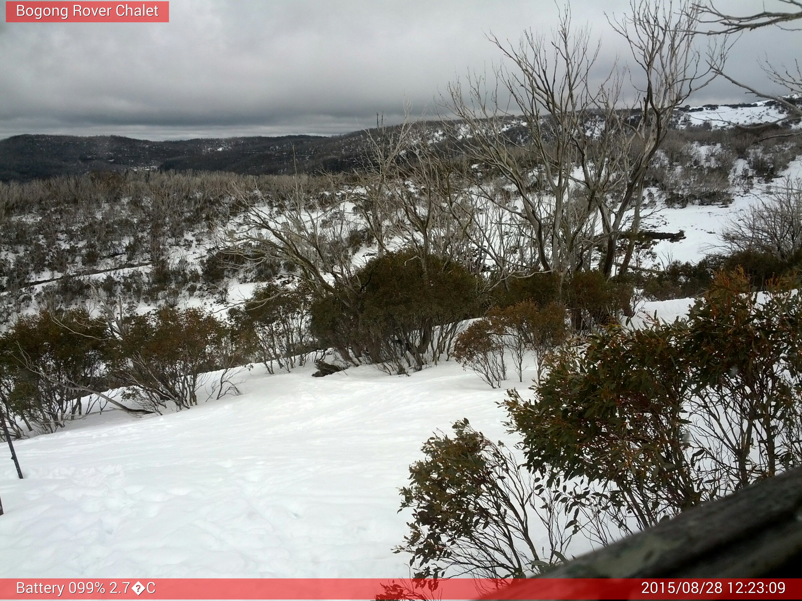 Bogong Web Cam 12:23pm Friday 28th of August 2015