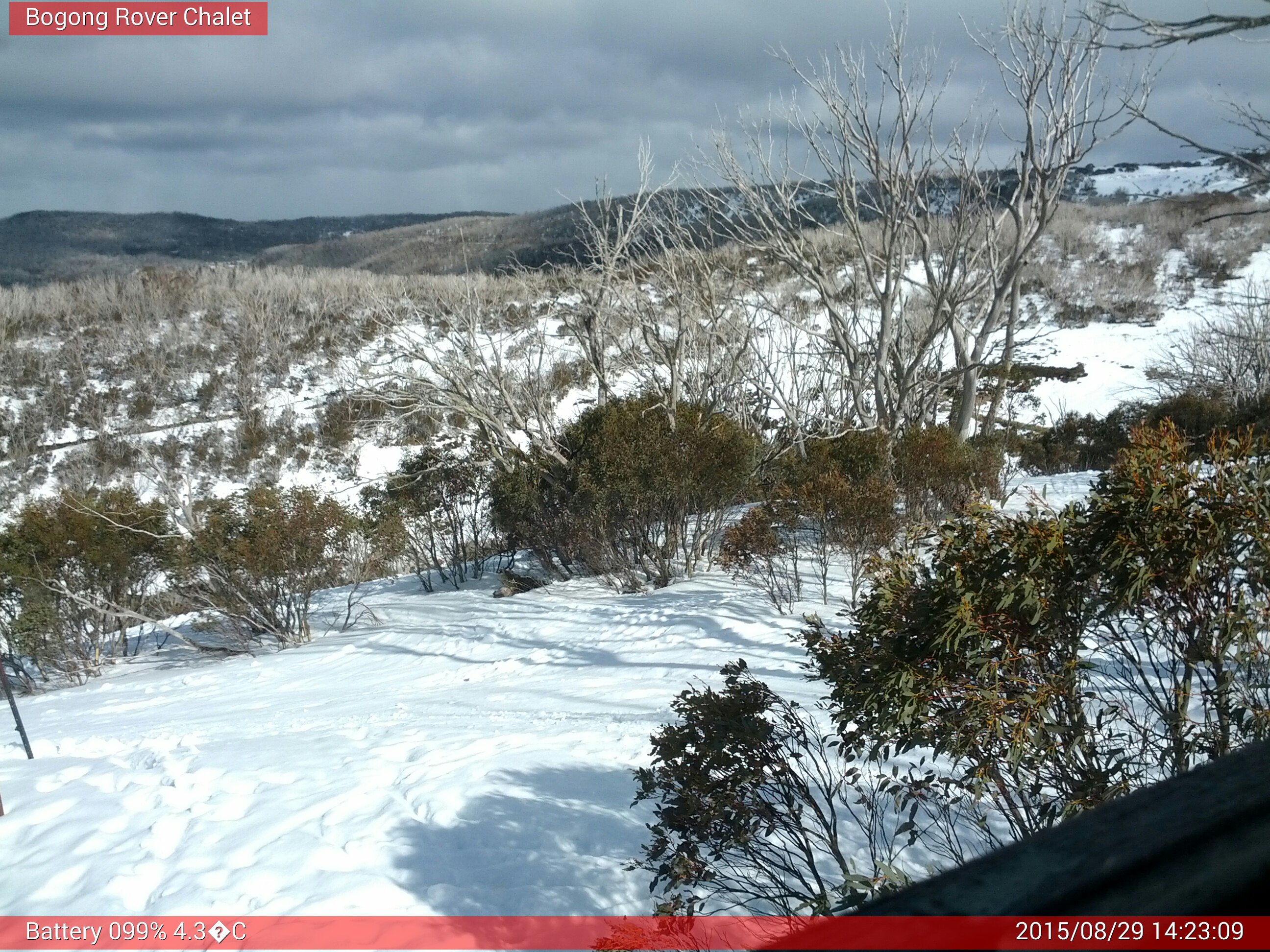 Bogong Web Cam 2:23pm Saturday 29th of August 2015