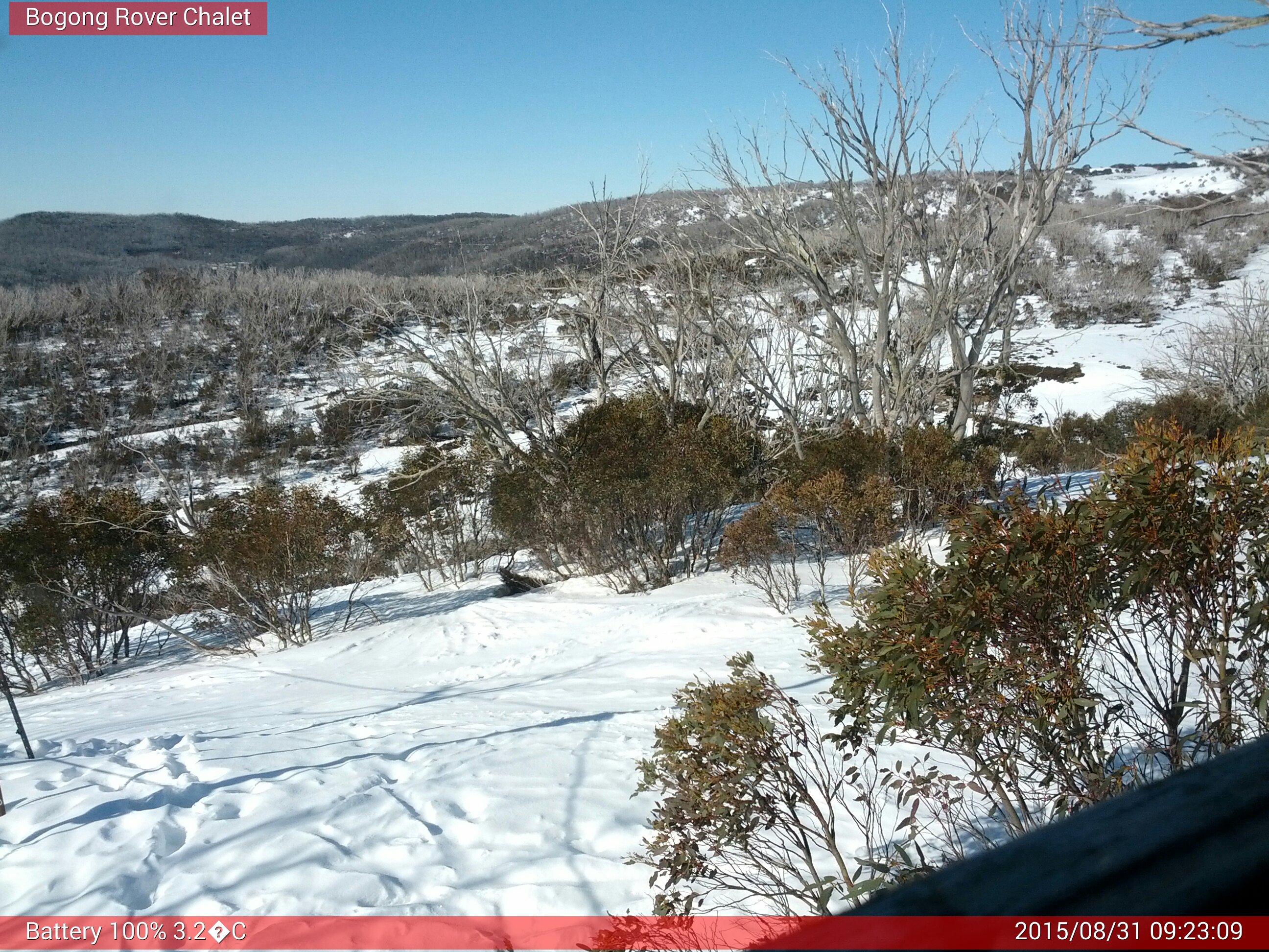 Bogong Web Cam 9:23am Monday 31st of August 2015