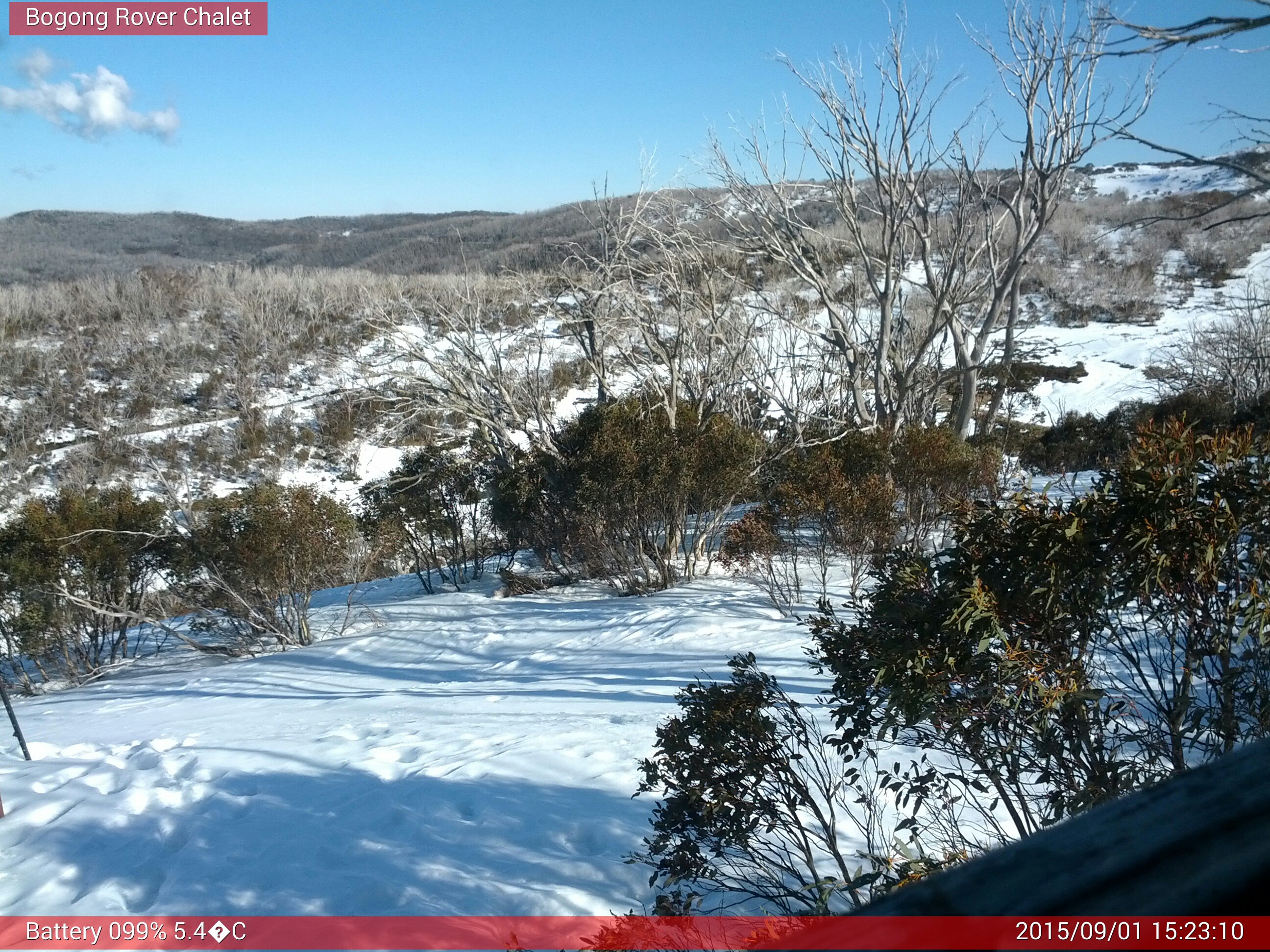 Bogong Web Cam 3:23pm Tuesday 1st of September 2015