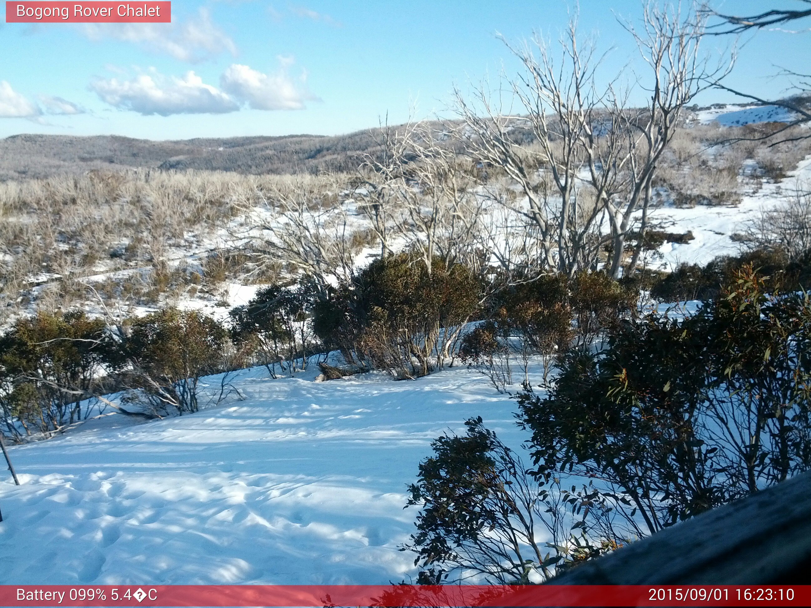 Bogong Web Cam 4:23pm Tuesday 1st of September 2015