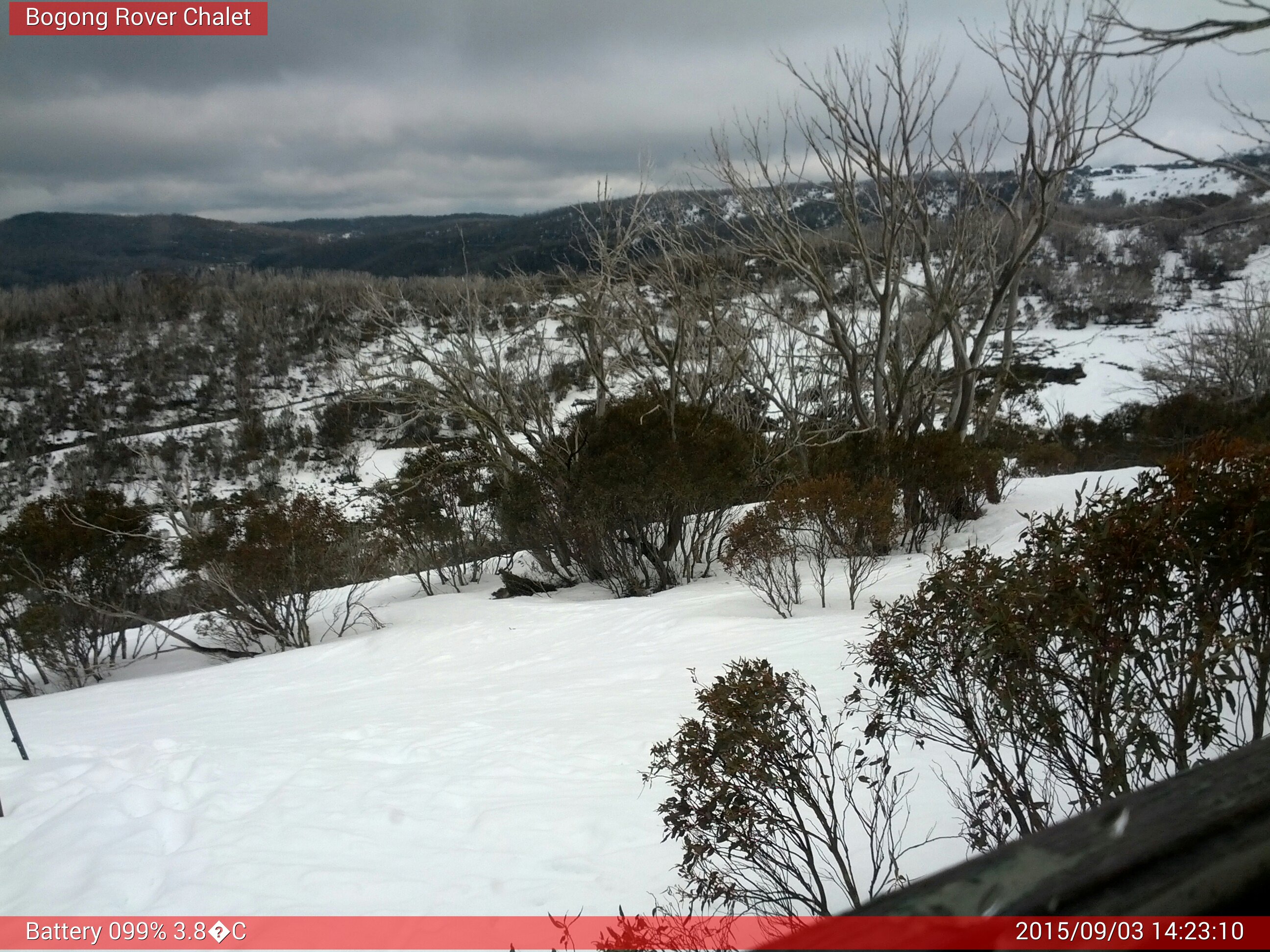 Bogong Web Cam 2:23pm Thursday 3rd of September 2015