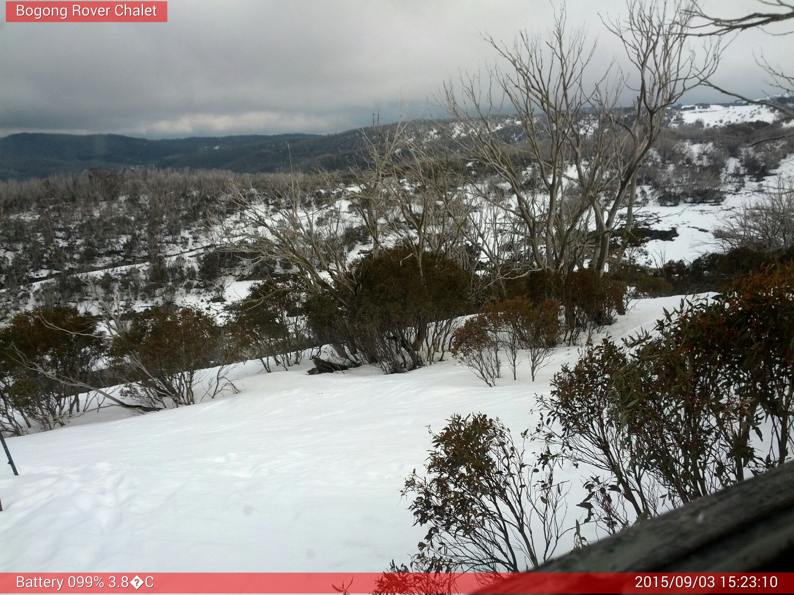 Bogong Web Cam 3:23pm Thursday 3rd of September 2015