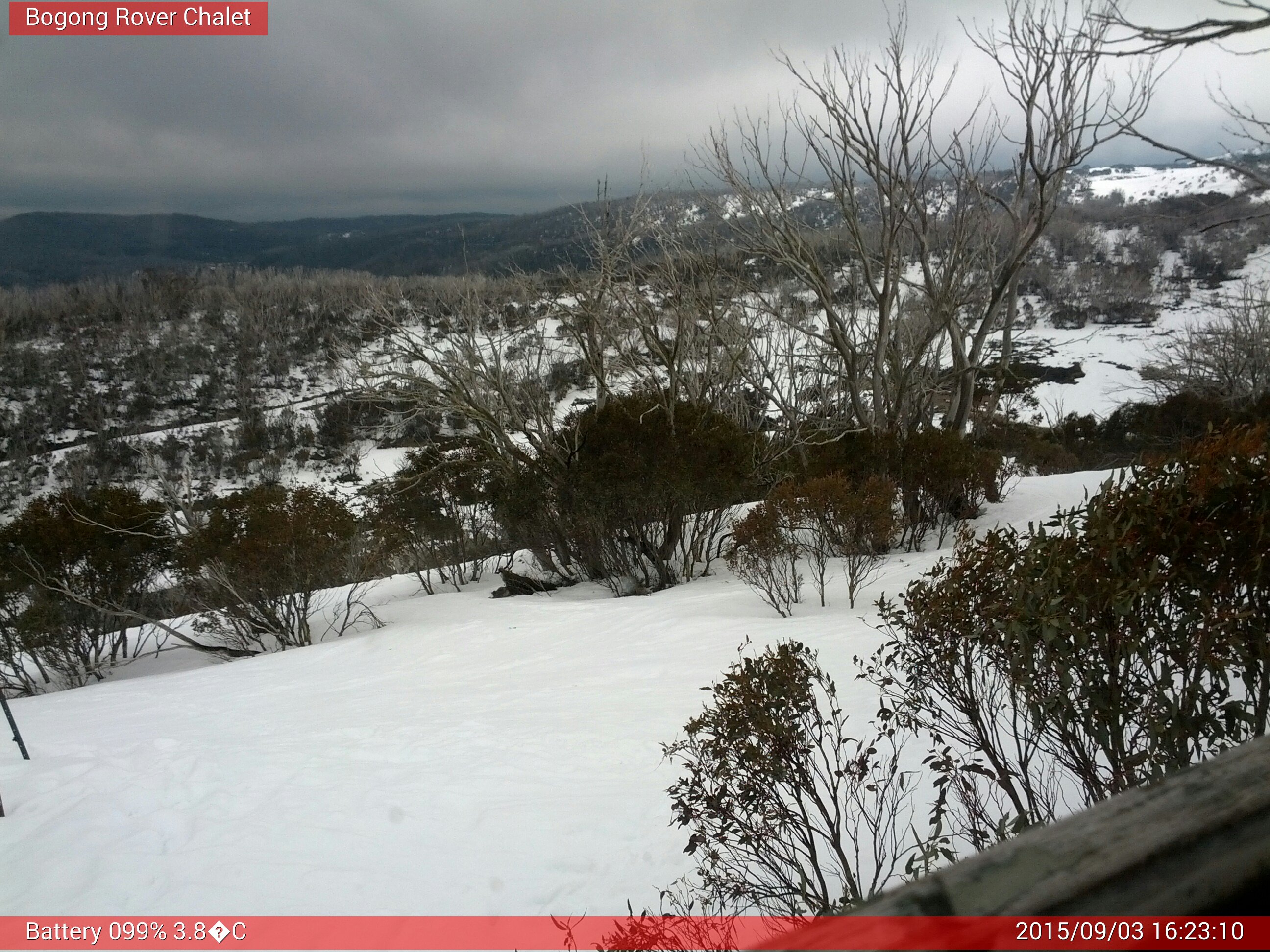 Bogong Web Cam 4:23pm Thursday 3rd of September 2015