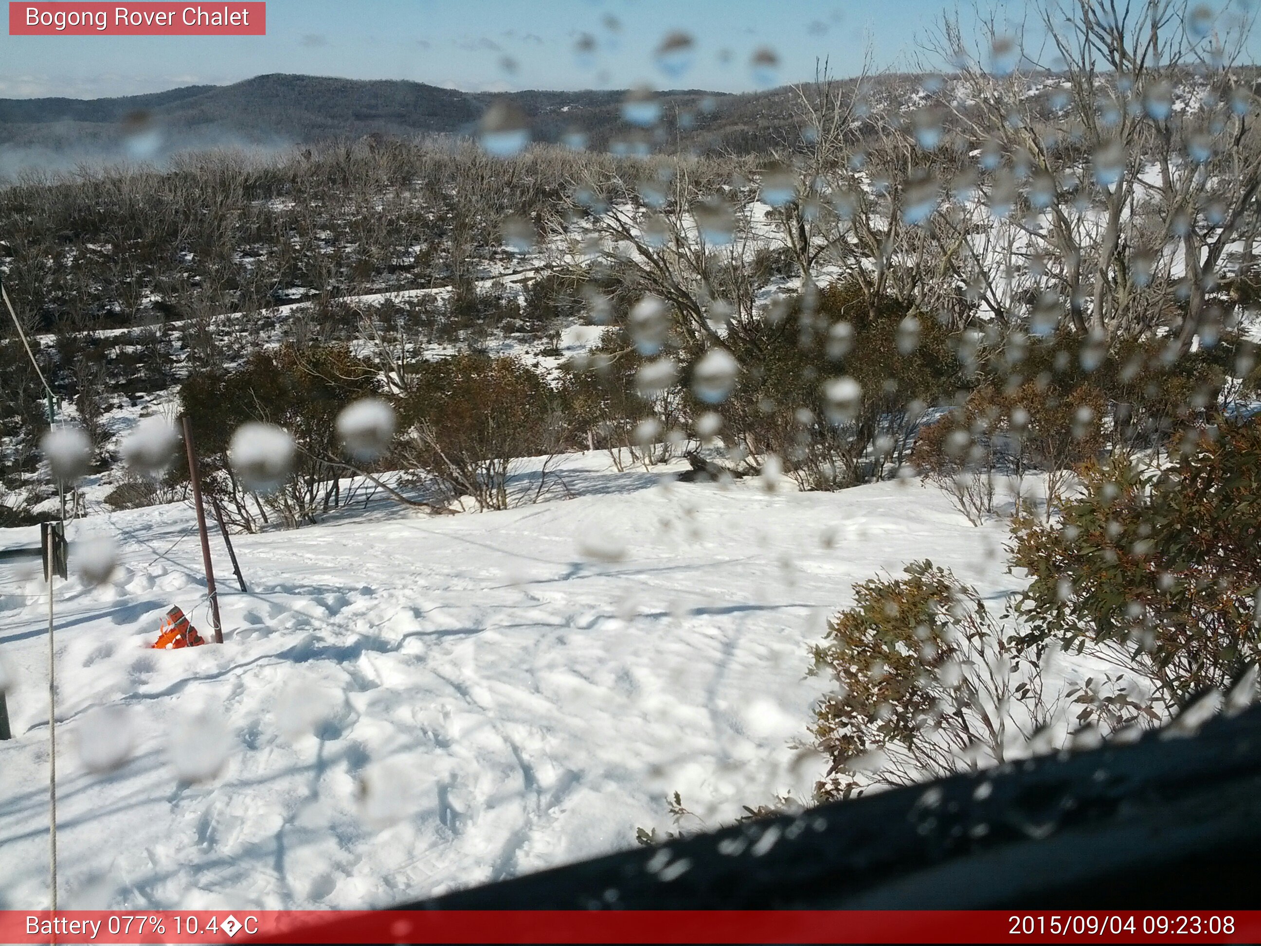 Bogong Web Cam 9:23am Friday 4th of September 2015