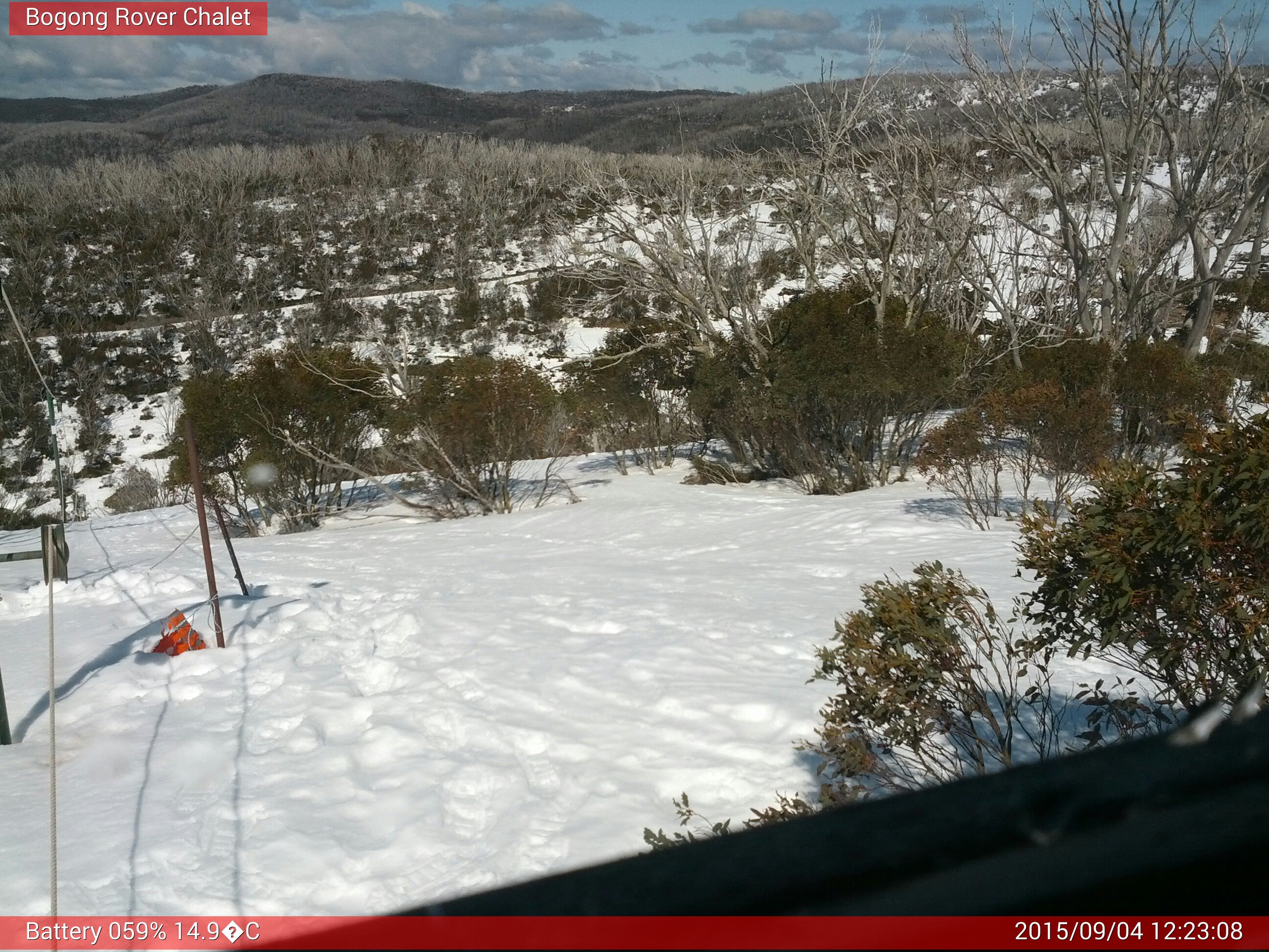 Bogong Web Cam 12:23pm Friday 4th of September 2015