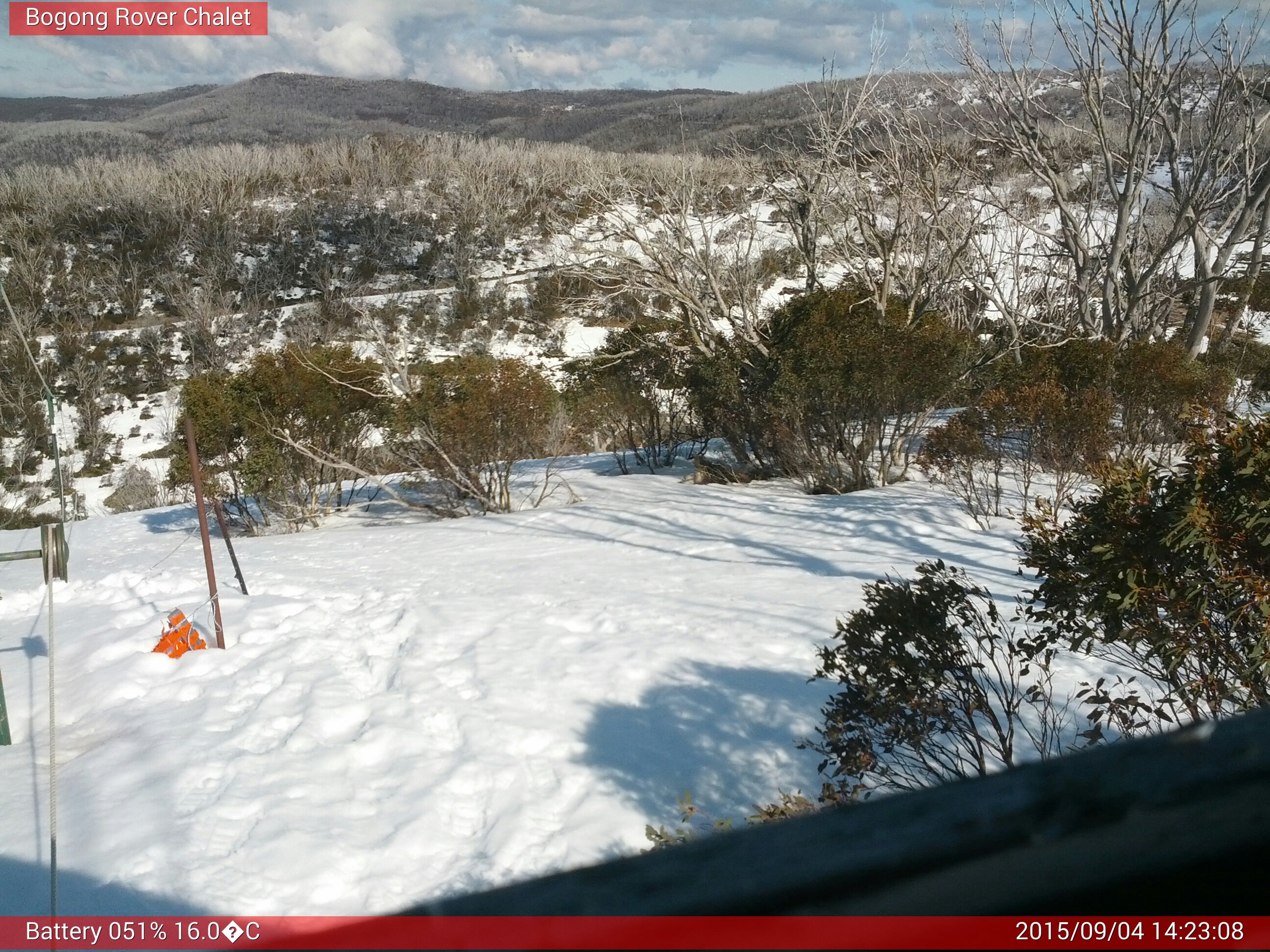 Bogong Web Cam 2:23pm Friday 4th of September 2015