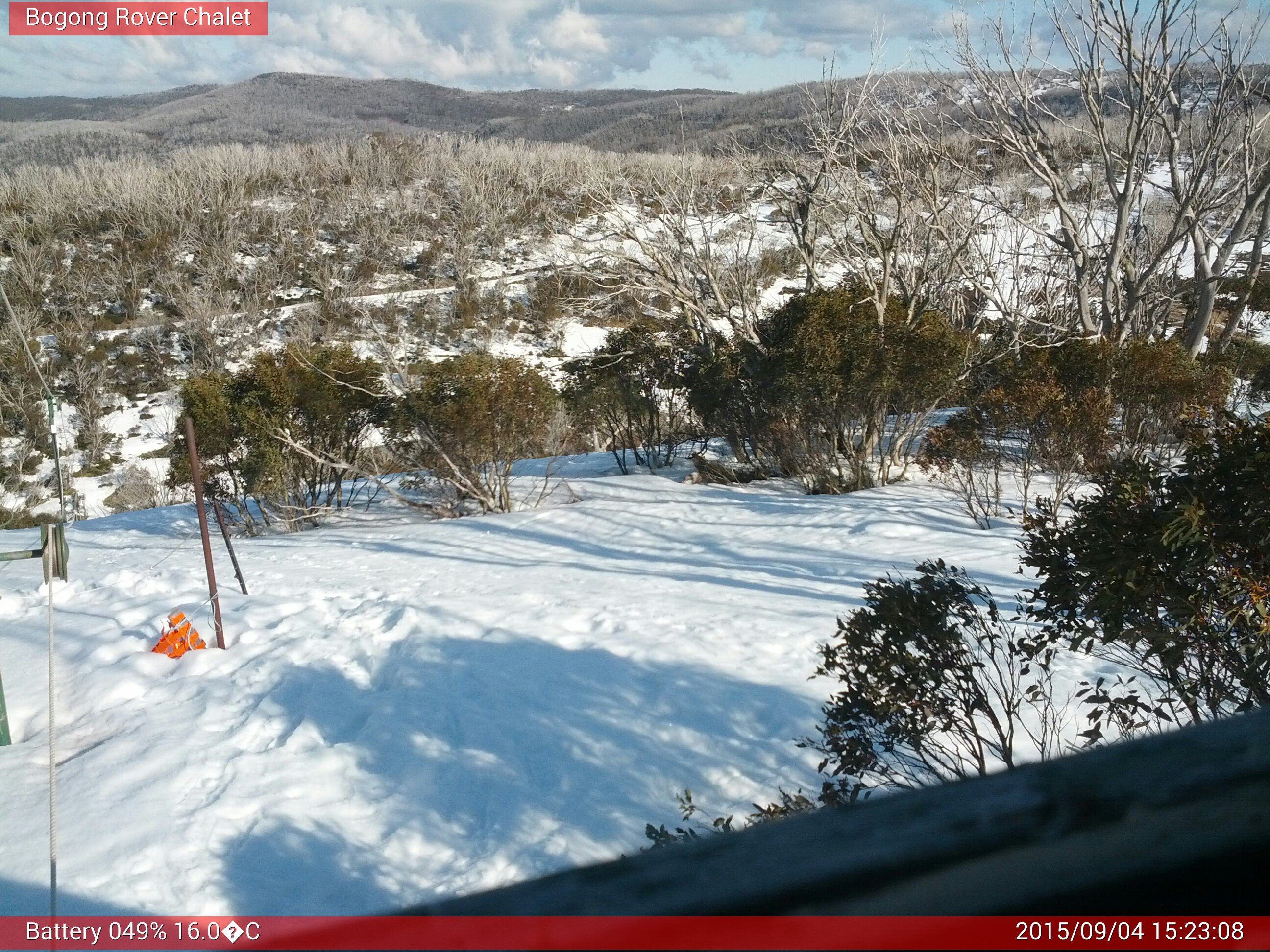 Bogong Web Cam 3:23pm Friday 4th of September 2015