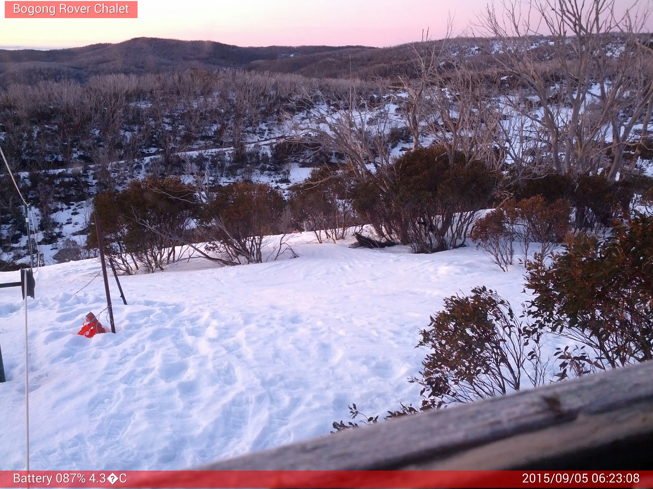 Bogong Web Cam 6:23am Saturday 5th of September 2015