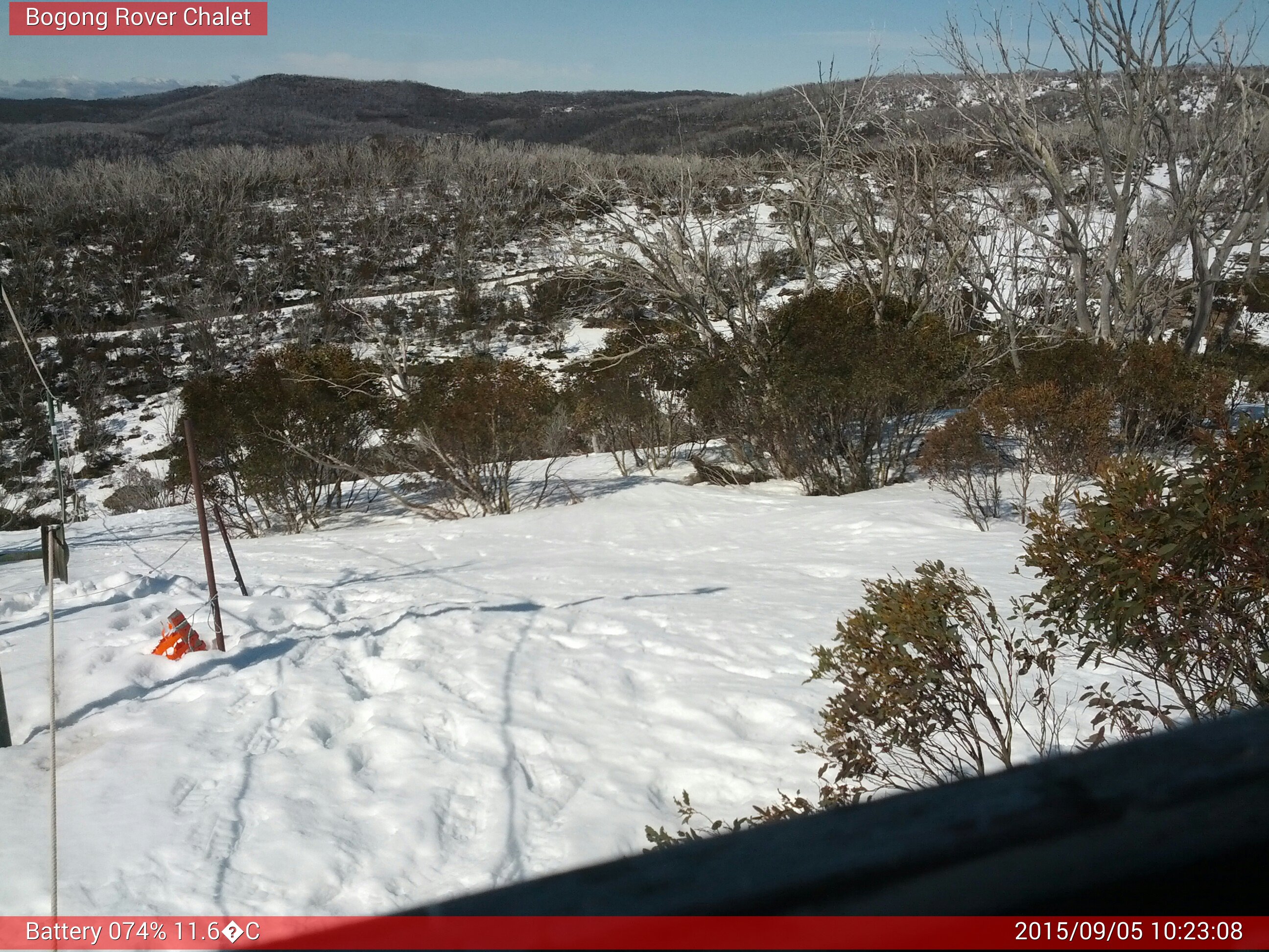 Bogong Web Cam 10:23am Saturday 5th of September 2015