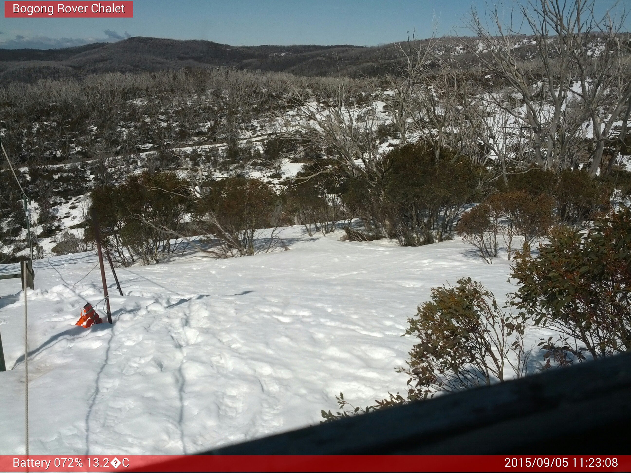 Bogong Web Cam 11:23am Saturday 5th of September 2015