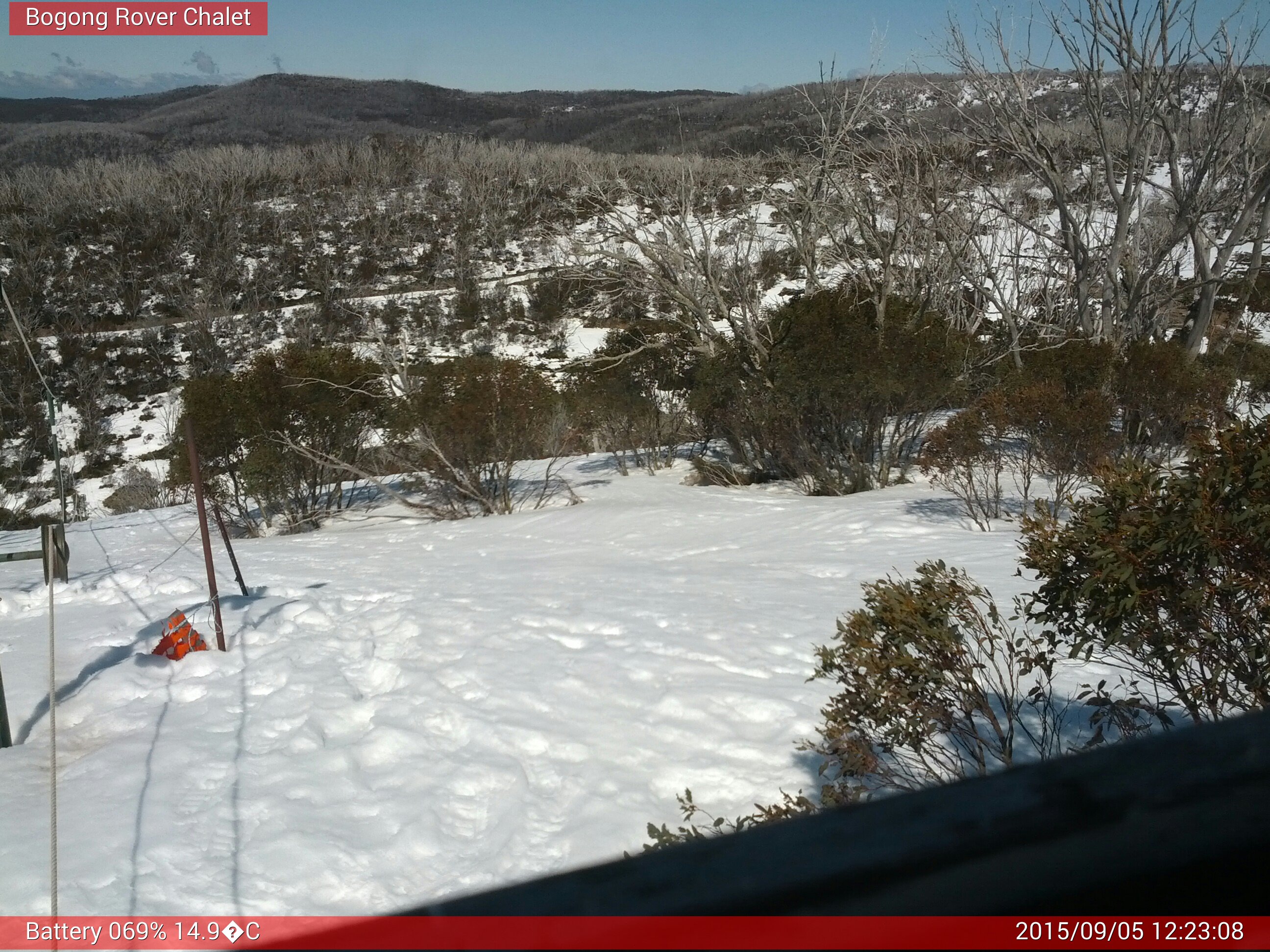 Bogong Web Cam 12:23pm Saturday 5th of September 2015