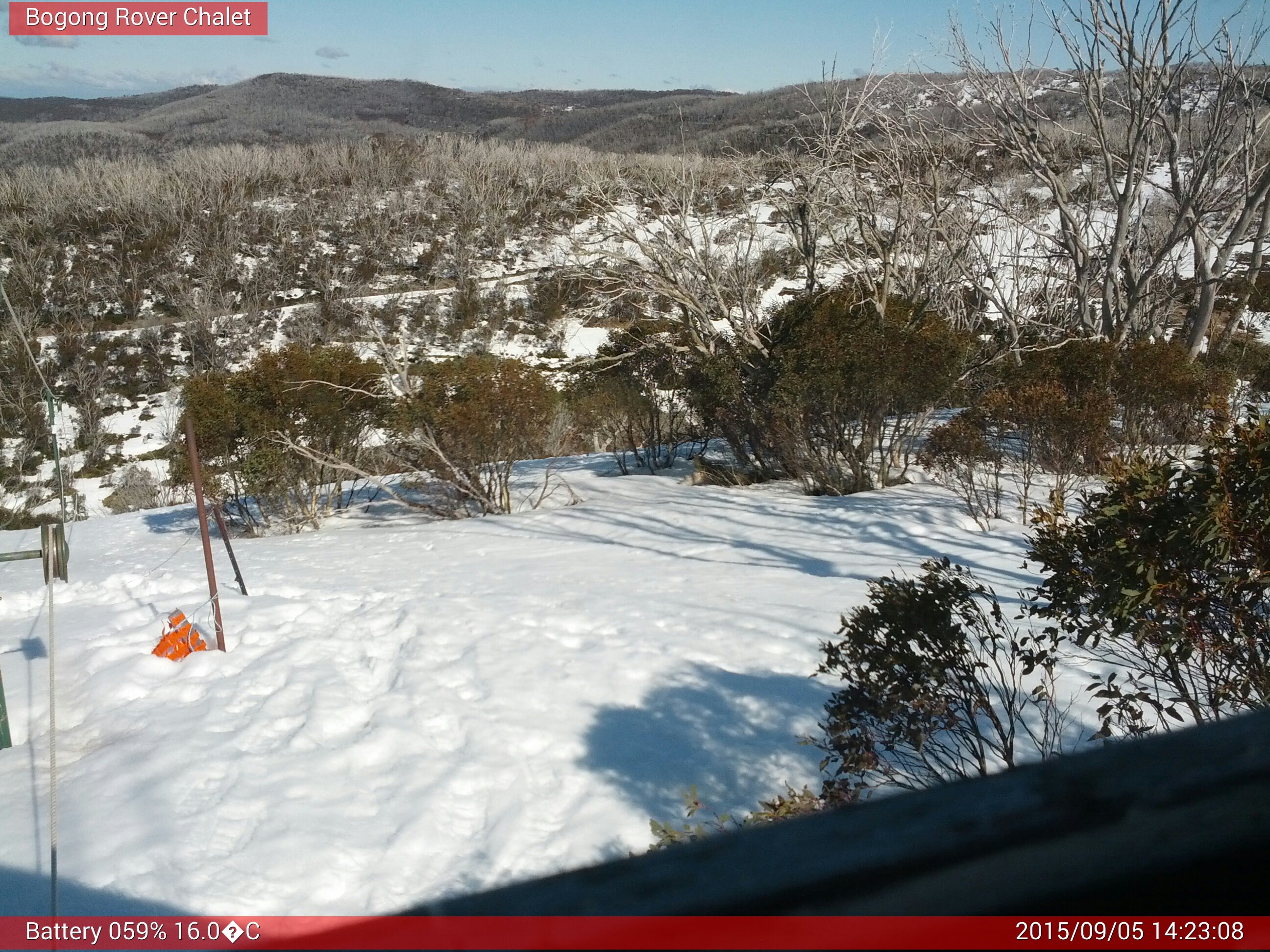 Bogong Web Cam 2:23pm Saturday 5th of September 2015