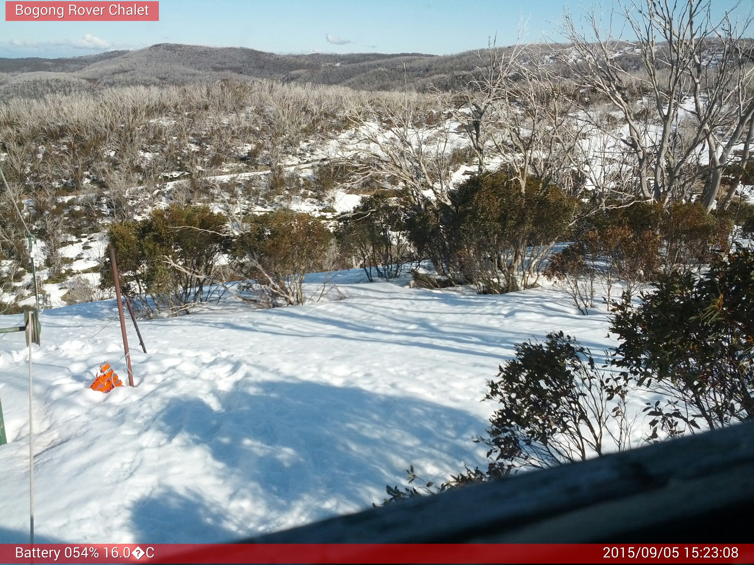 Bogong Web Cam 3:23pm Saturday 5th of September 2015