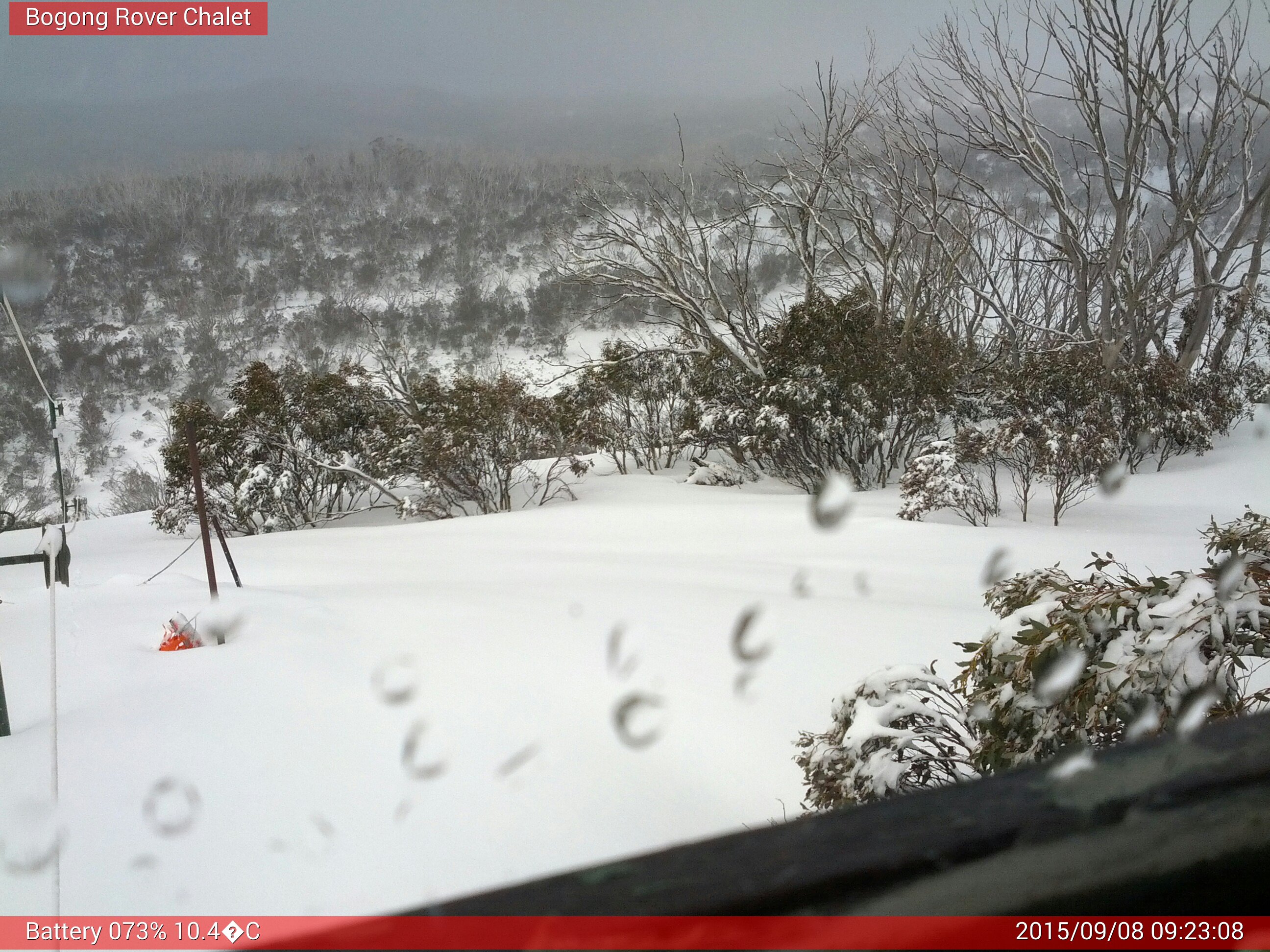 Bogong Web Cam 9:23am Tuesday 8th of September 2015