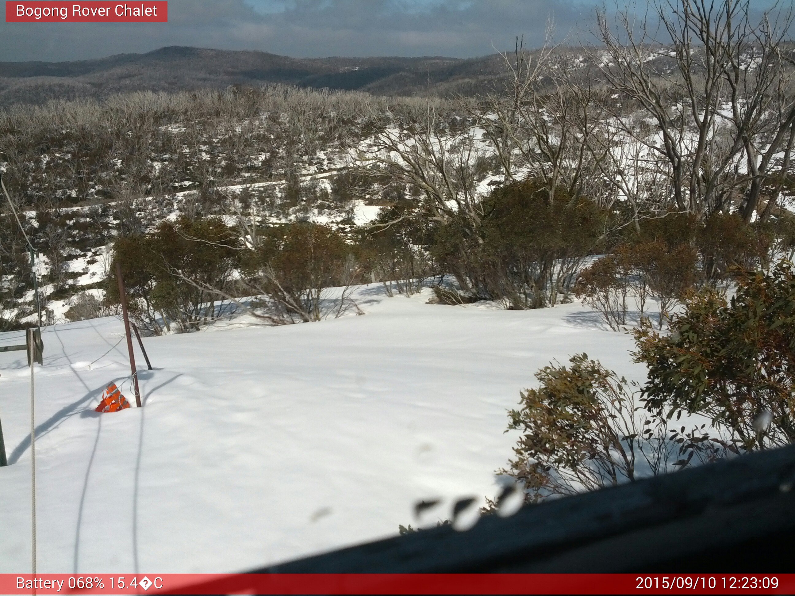 Bogong Web Cam 12:23pm Thursday 10th of September 2015