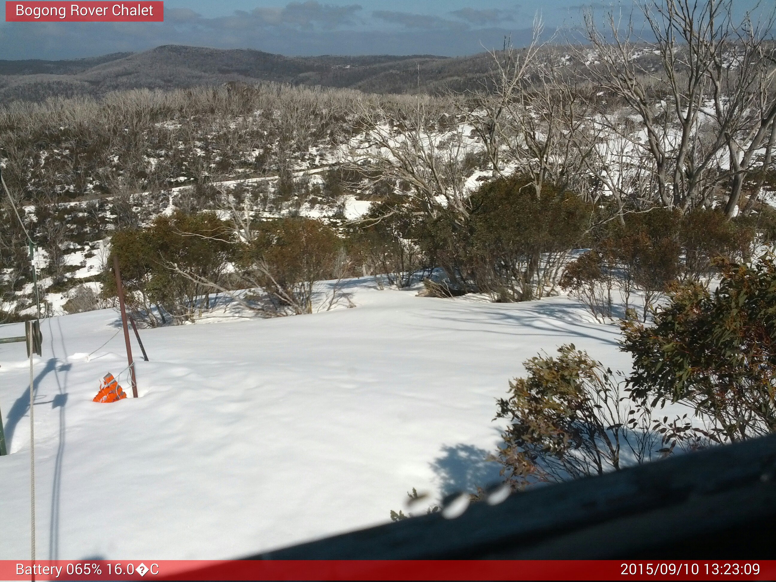 Bogong Web Cam 1:23pm Thursday 10th of September 2015