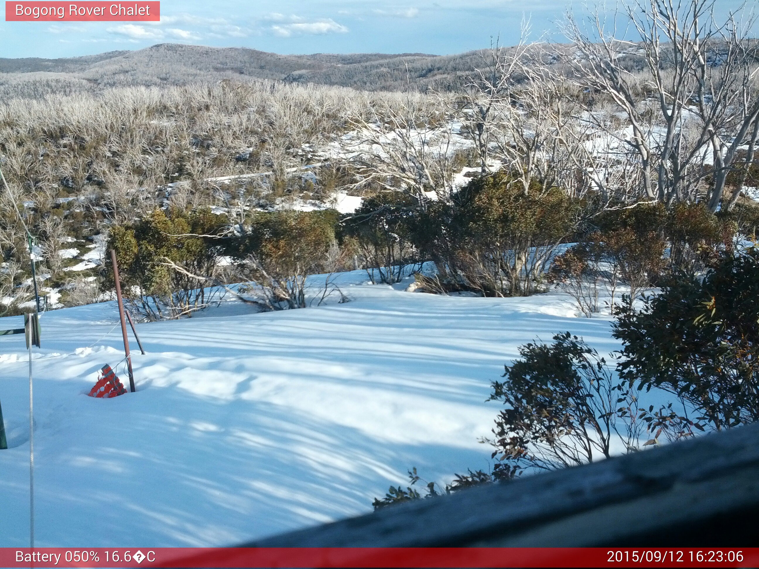 Bogong Web Cam 4:23pm Saturday 12th of September 2015