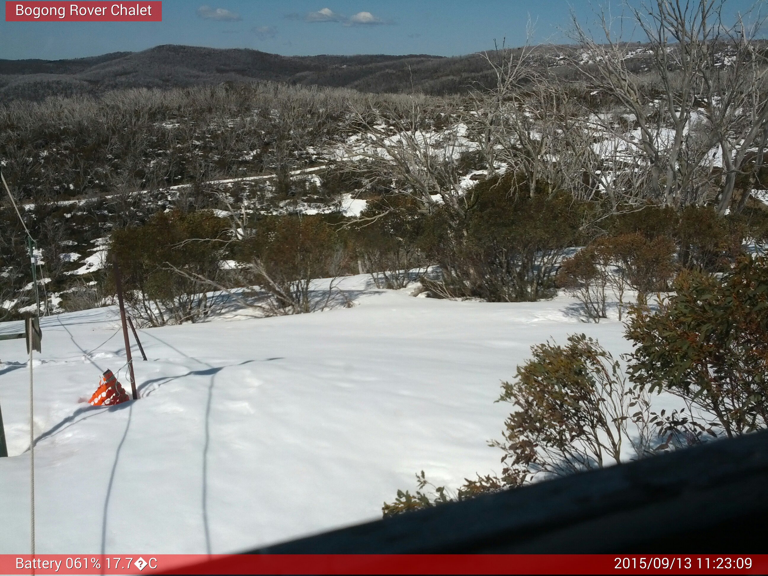 Bogong Web Cam 11:23am Sunday 13th of September 2015