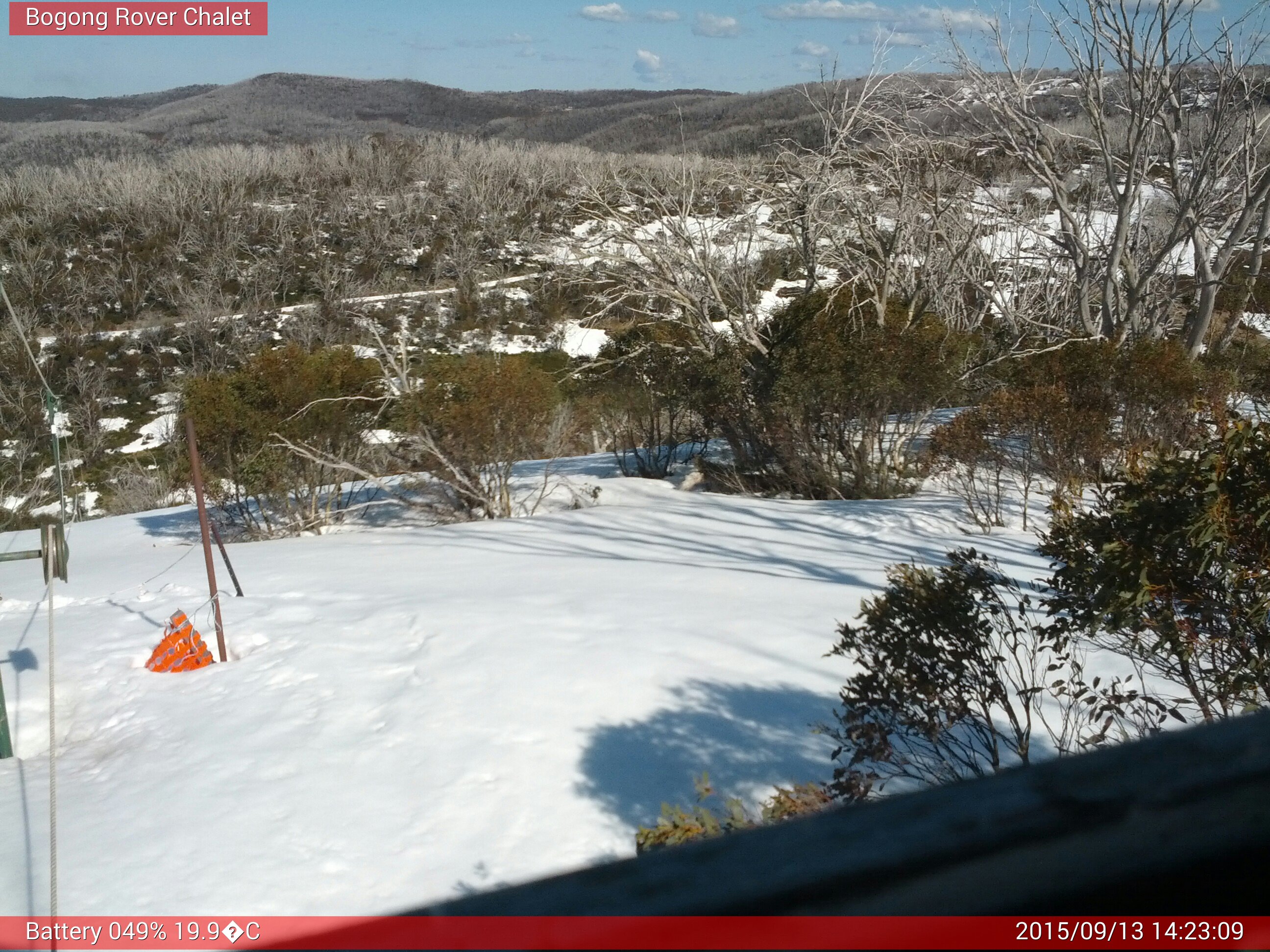 Bogong Web Cam 2:23pm Sunday 13th of September 2015