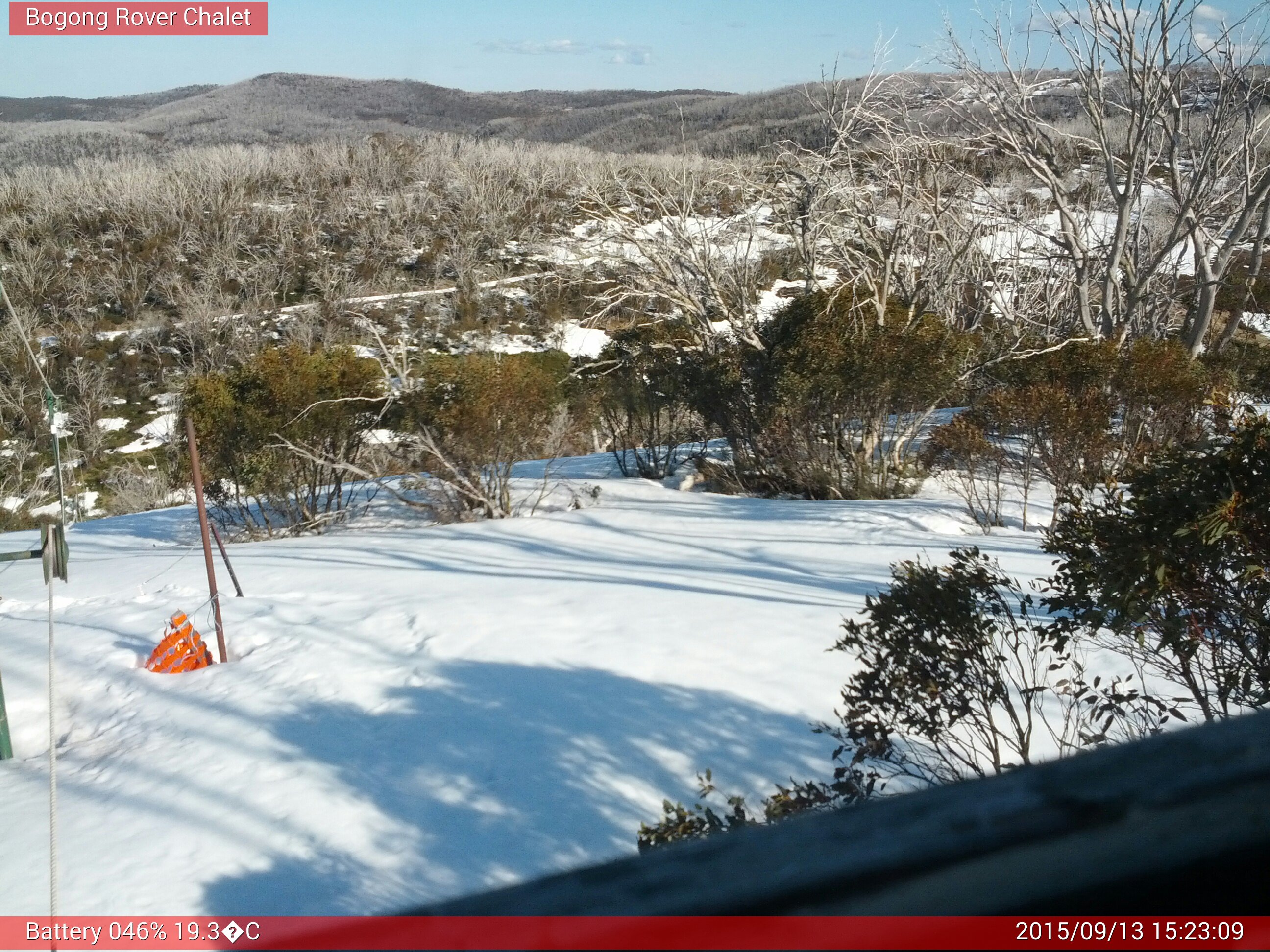 Bogong Web Cam 3:23pm Sunday 13th of September 2015