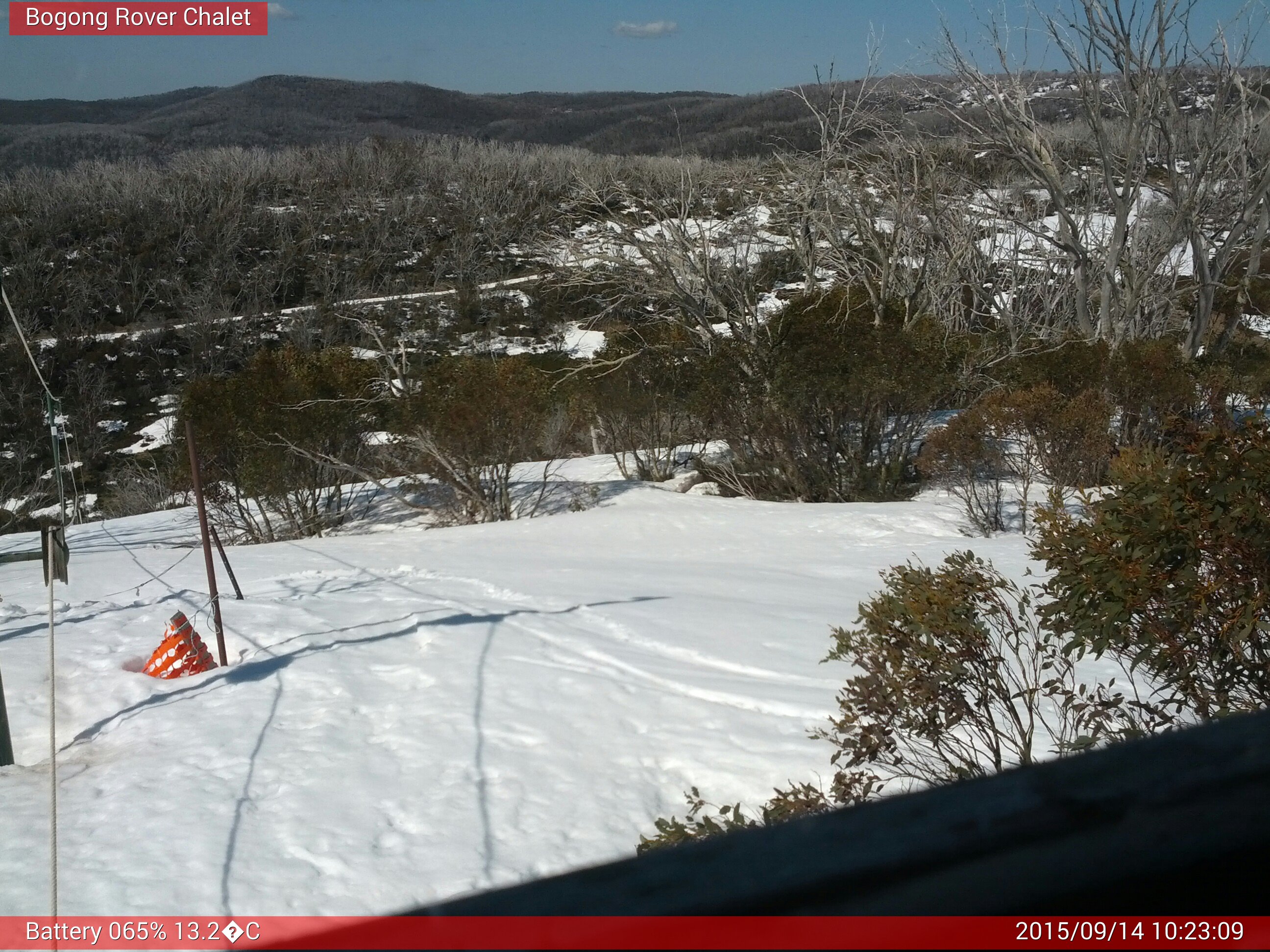 Bogong Web Cam 10:23am Monday 14th of September 2015