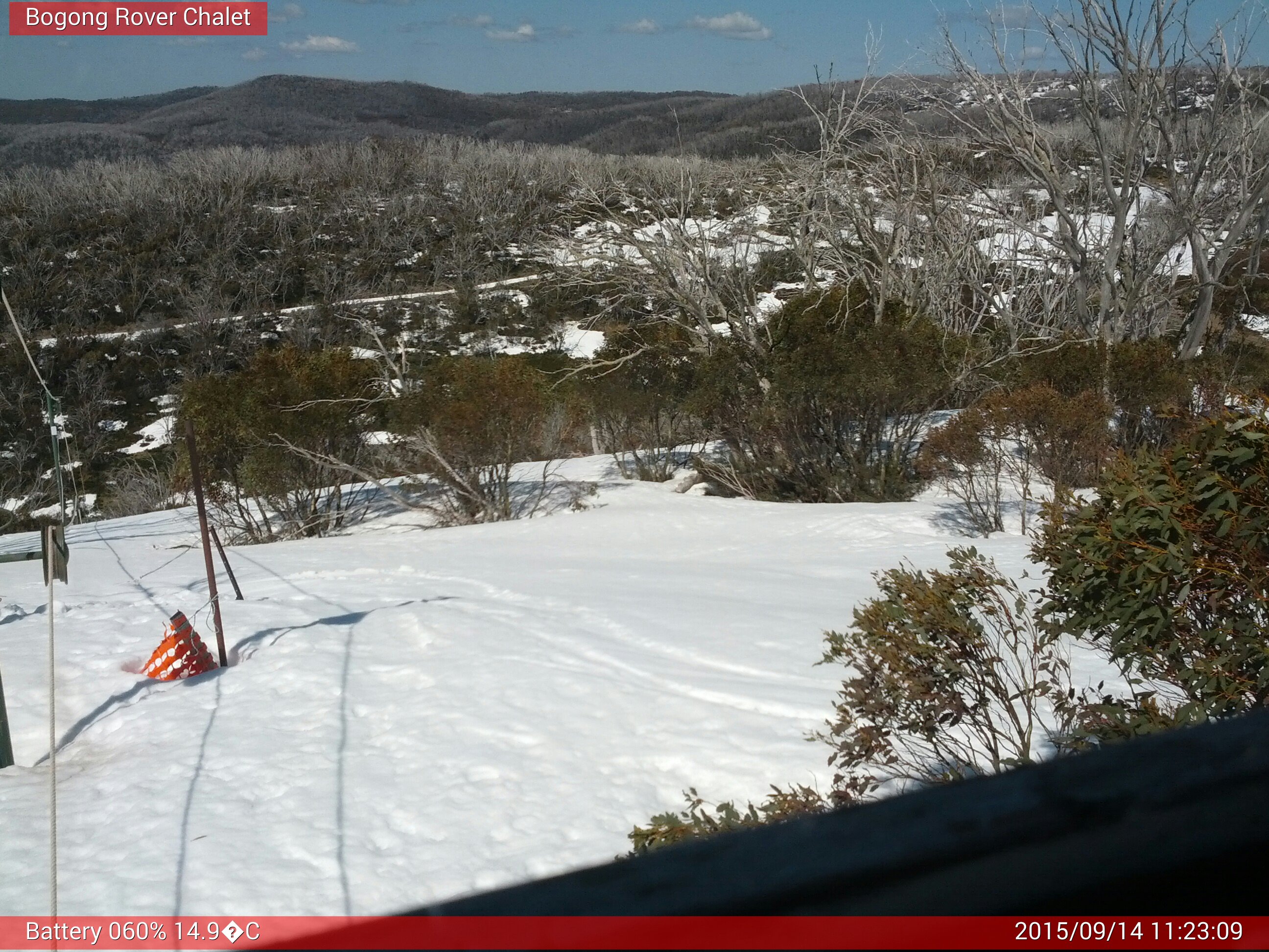 Bogong Web Cam 11:23am Monday 14th of September 2015