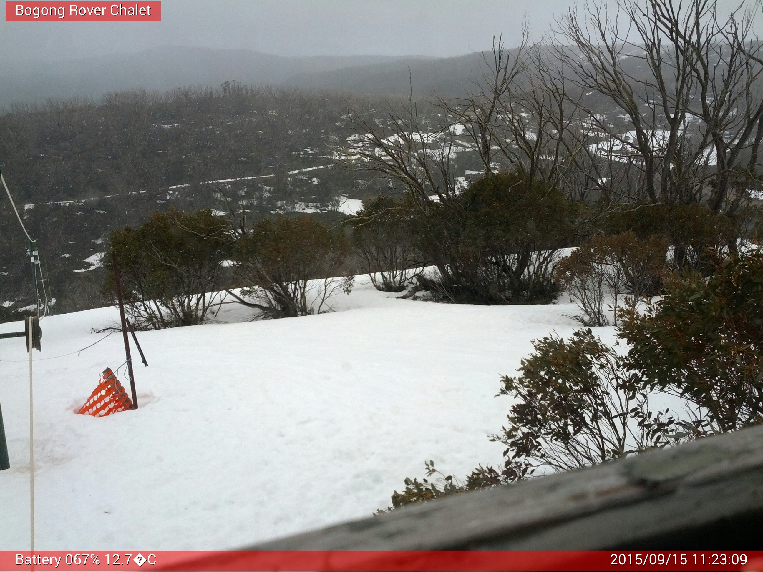 Bogong Web Cam 11:23am Tuesday 15th of September 2015