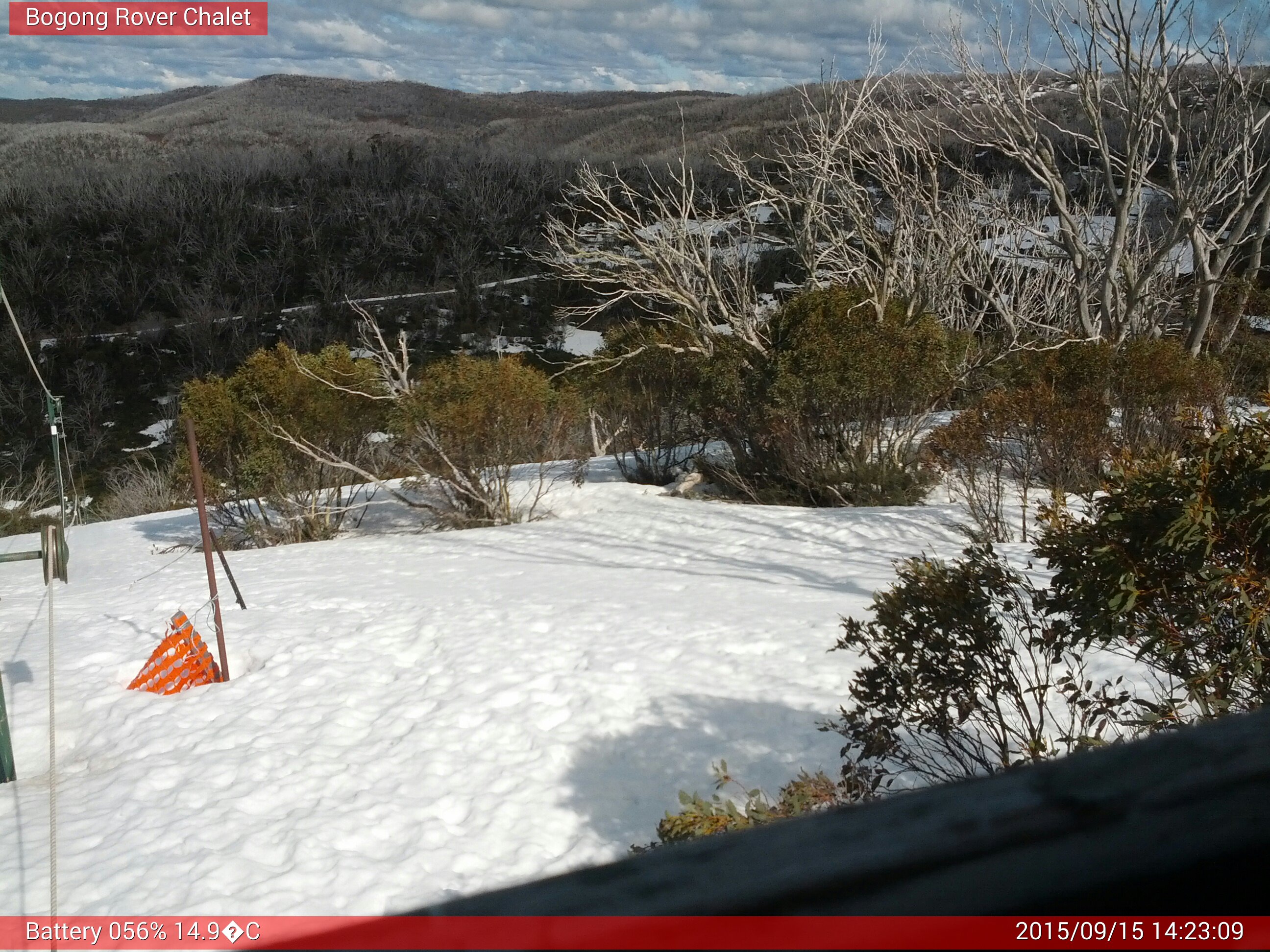 Bogong Web Cam 2:23pm Tuesday 15th of September 2015