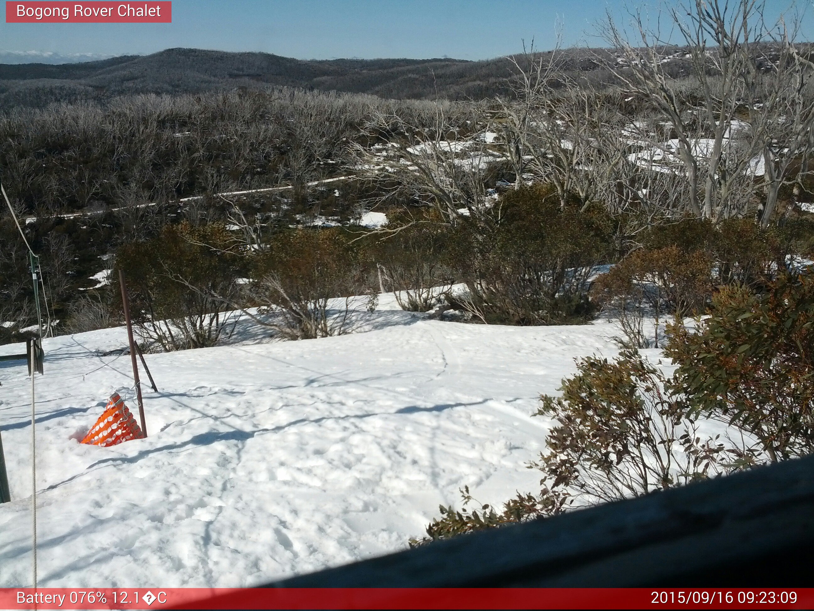 Bogong Web Cam 9:23am Wednesday 16th of September 2015