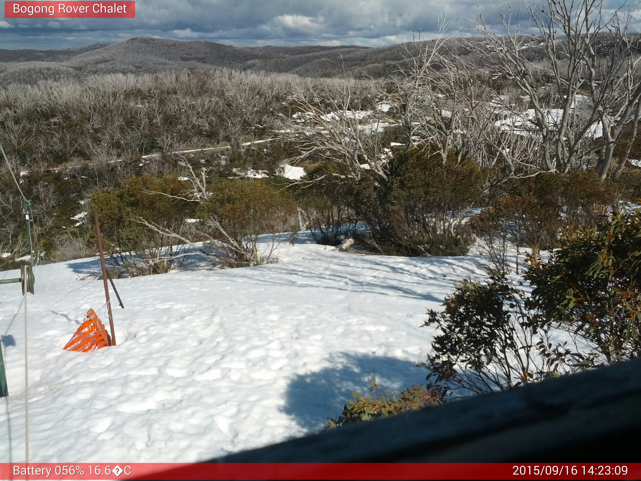 Bogong Web Cam 2:23pm Wednesday 16th of September 2015