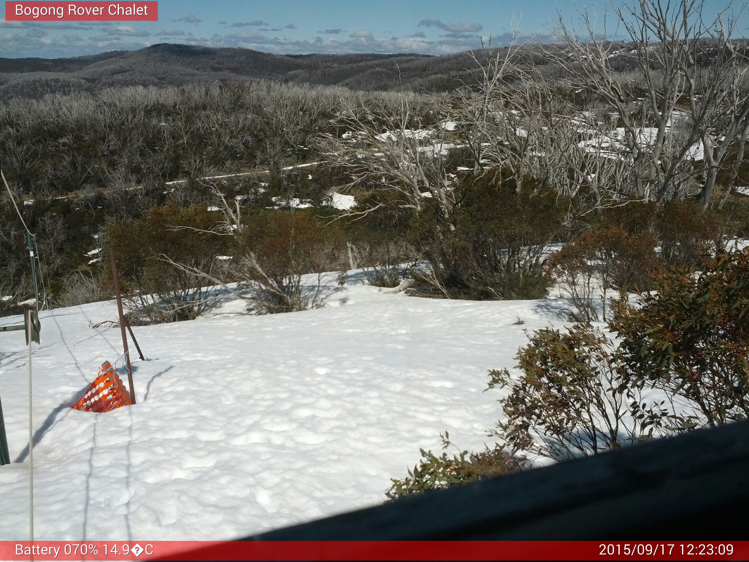 Bogong Web Cam 12:23pm Thursday 17th of September 2015