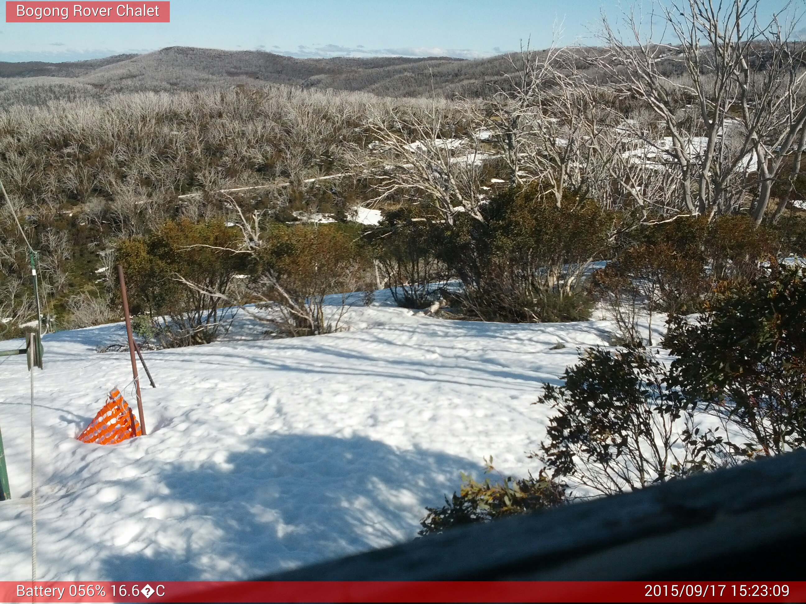 Bogong Web Cam 3:23pm Thursday 17th of September 2015