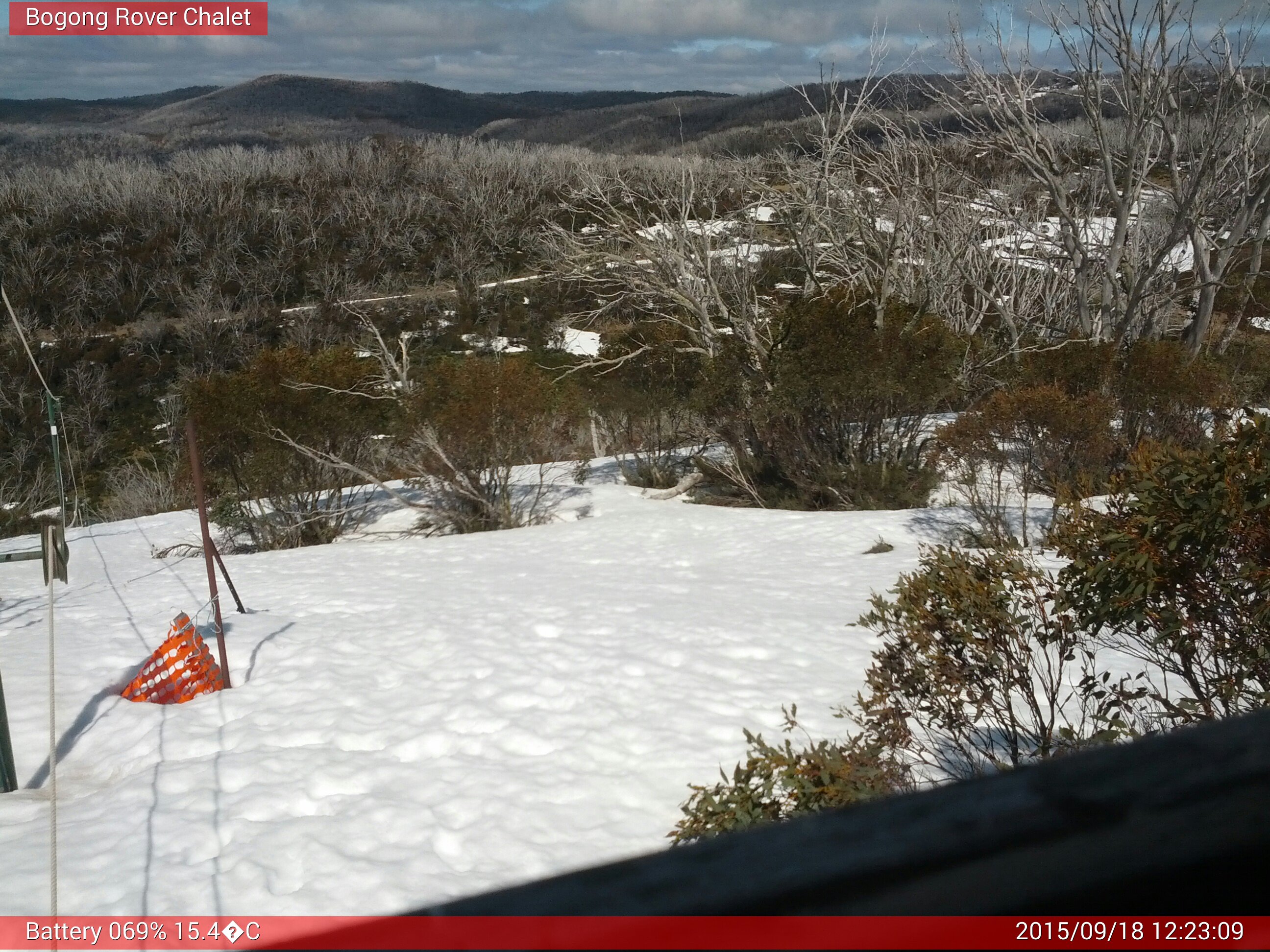 Bogong Web Cam 12:23pm Friday 18th of September 2015