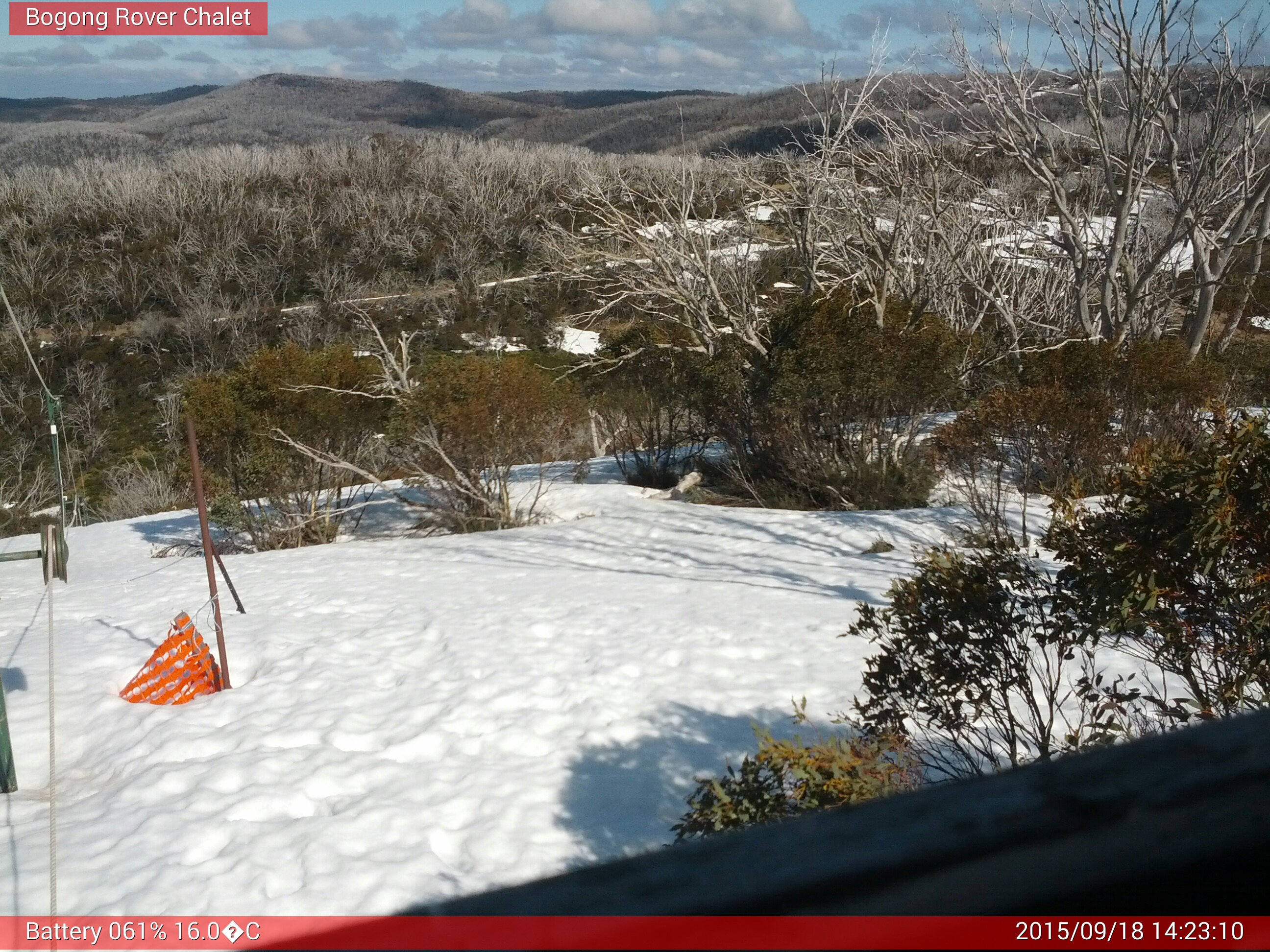 Bogong Web Cam 2:23pm Friday 18th of September 2015