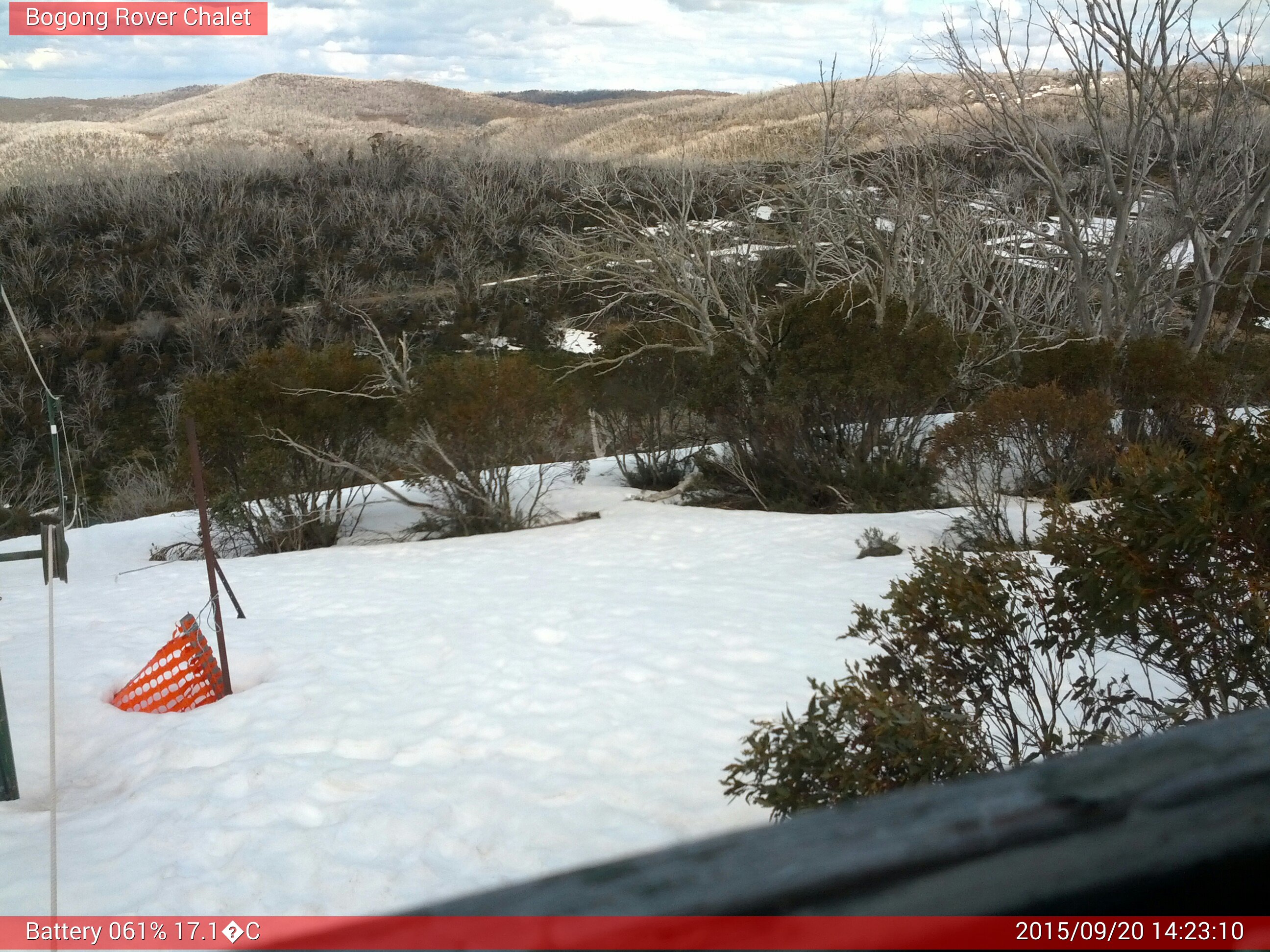 Bogong Web Cam 2:23pm Sunday 20th of September 2015