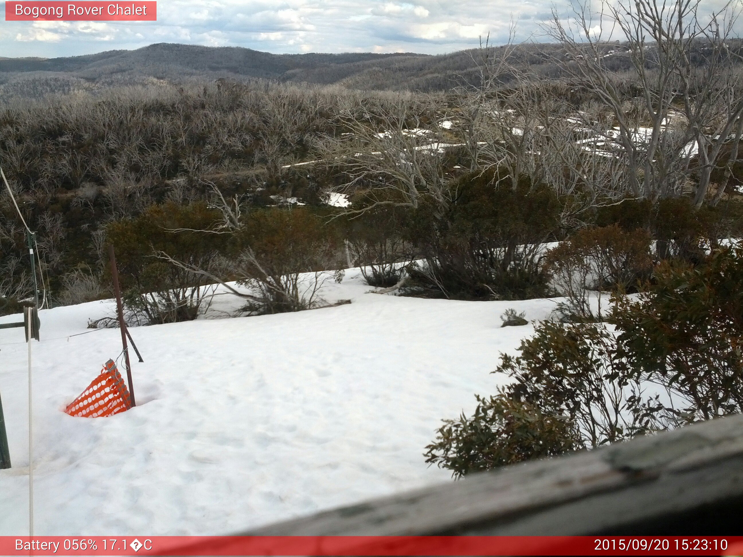 Bogong Web Cam 3:23pm Sunday 20th of September 2015