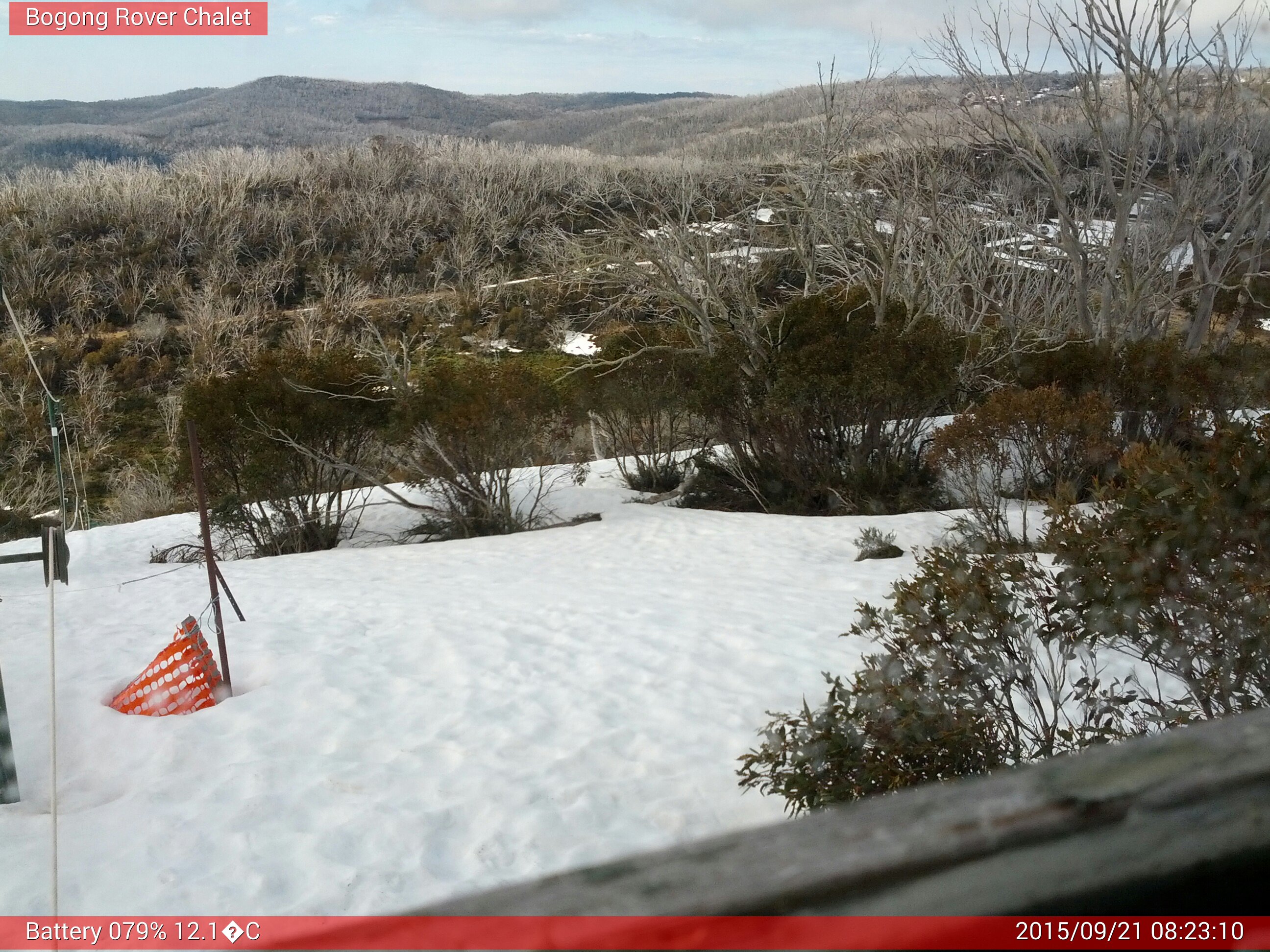 Bogong Web Cam 8:23am Monday 21st of September 2015