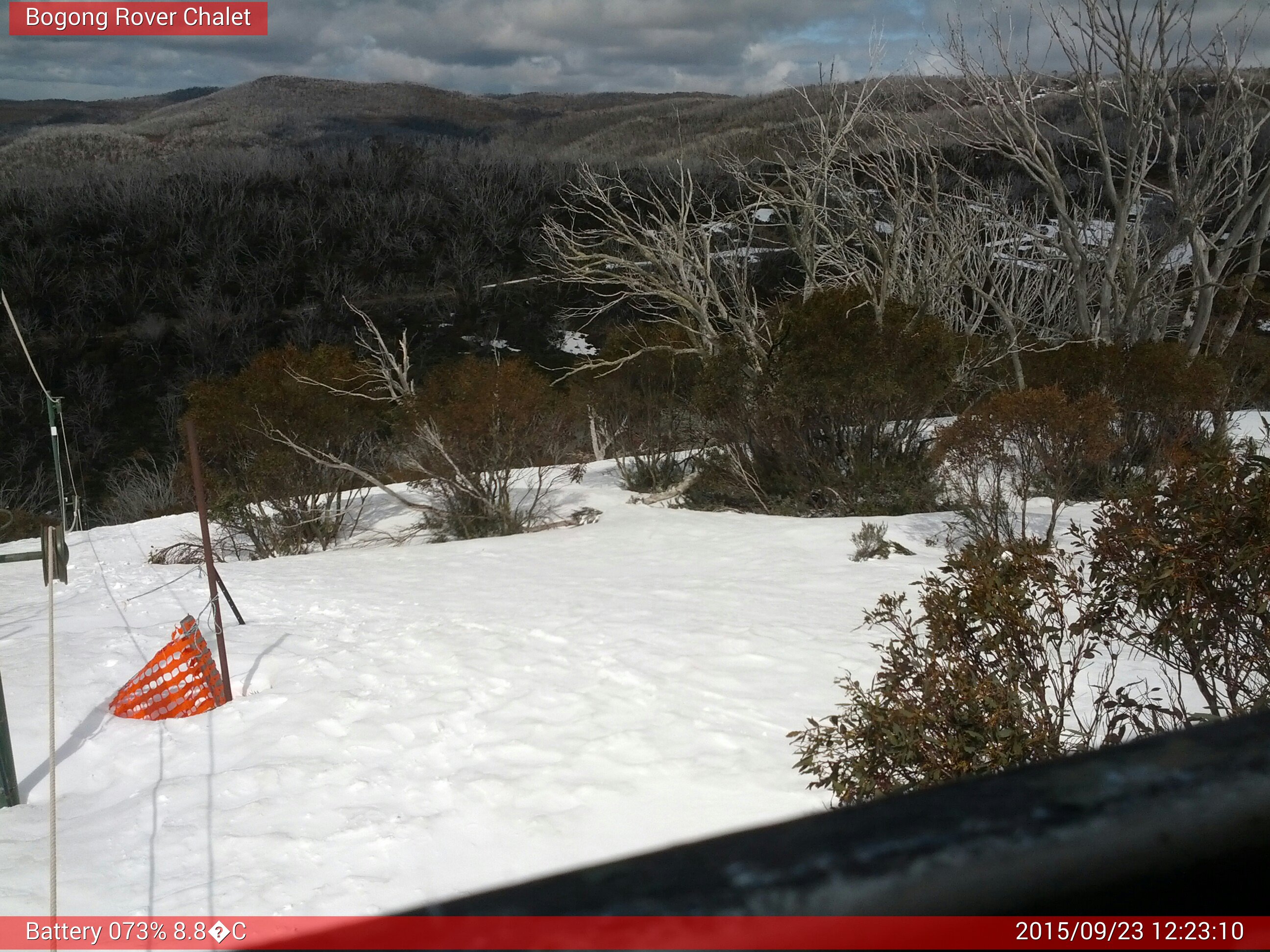 Bogong Web Cam 12:23pm Wednesday 23rd of September 2015