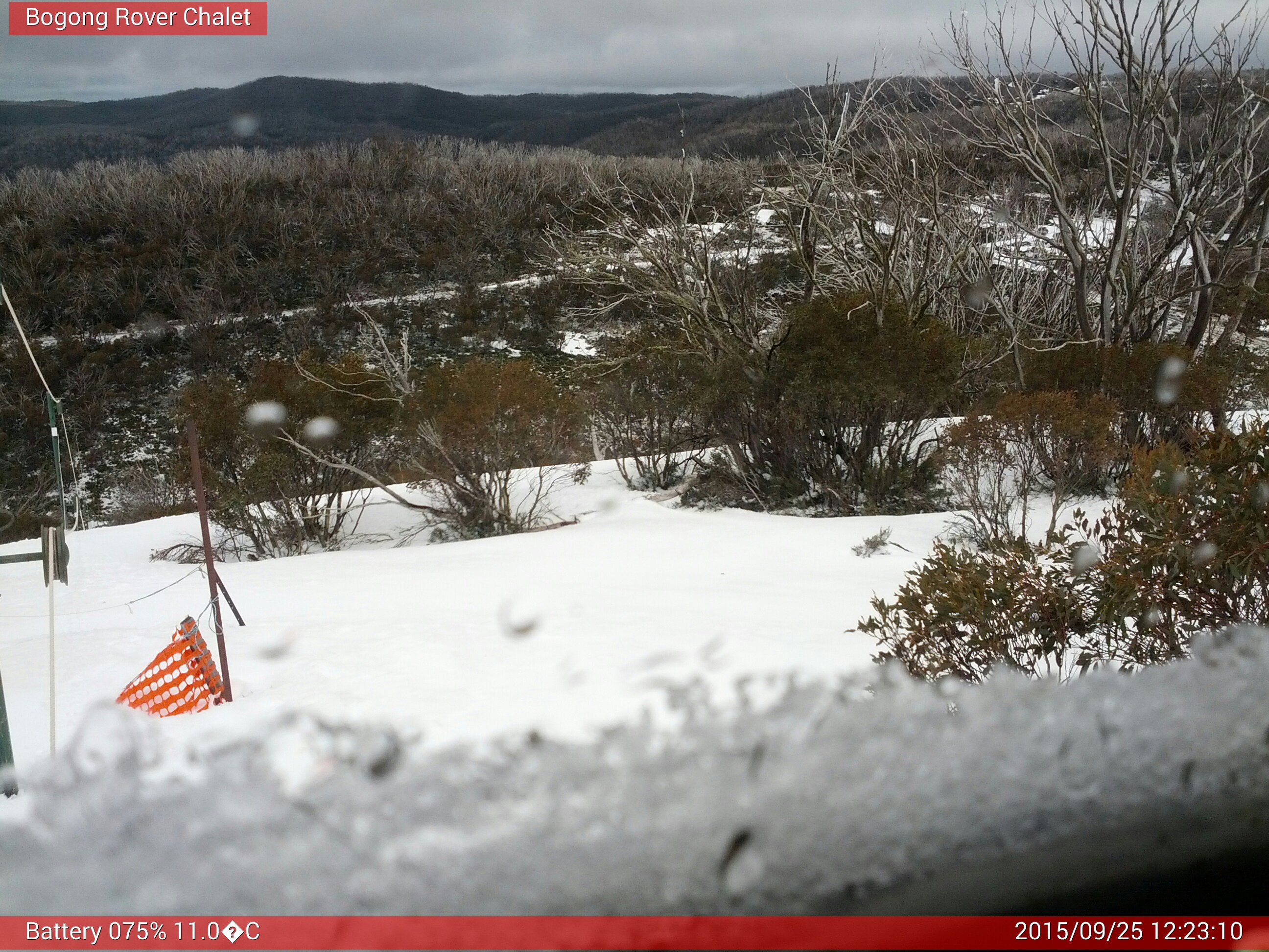 Bogong Web Cam 12:23pm Friday 25th of September 2015