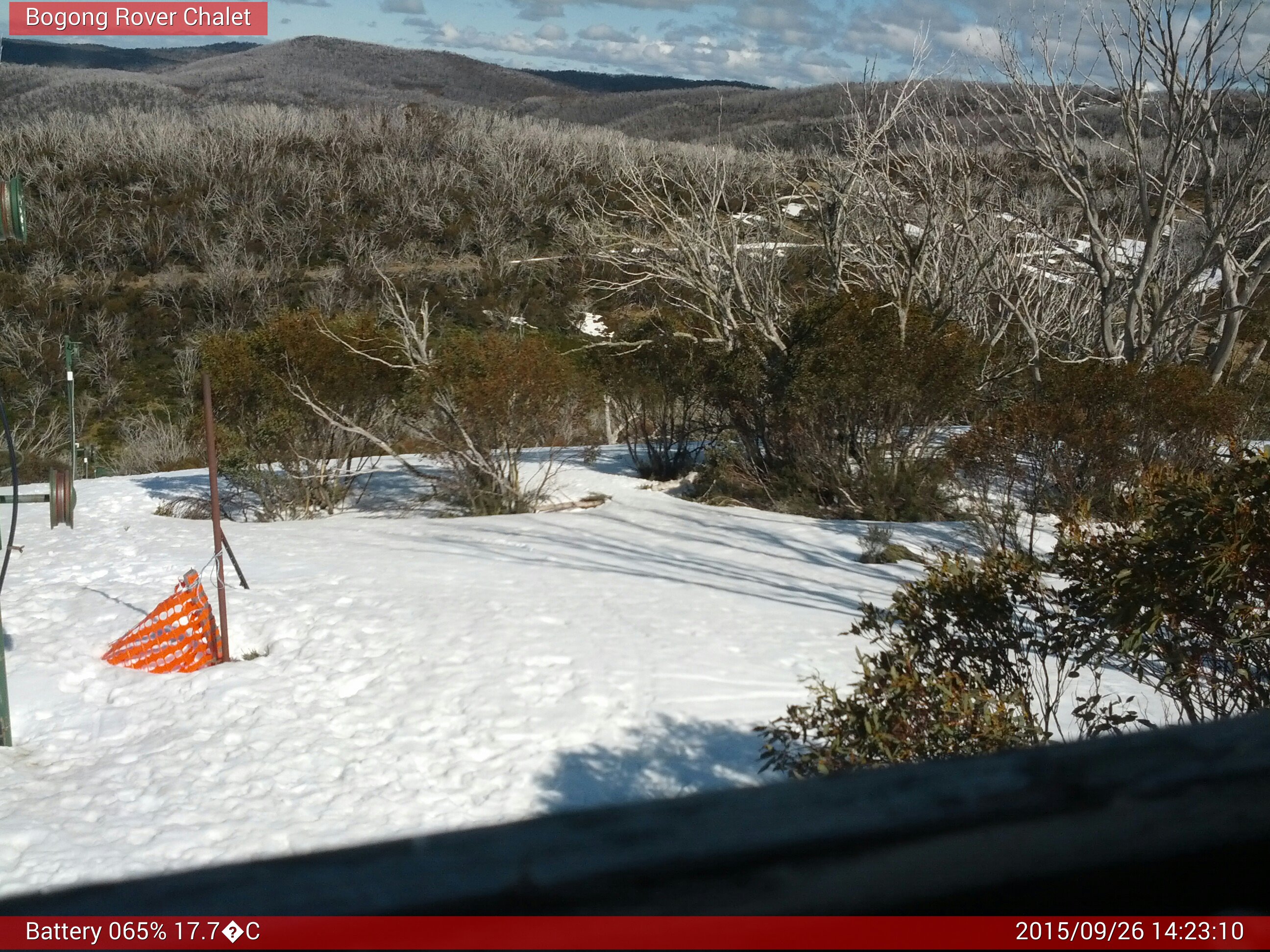 Bogong Web Cam 2:23pm Saturday 26th of September 2015