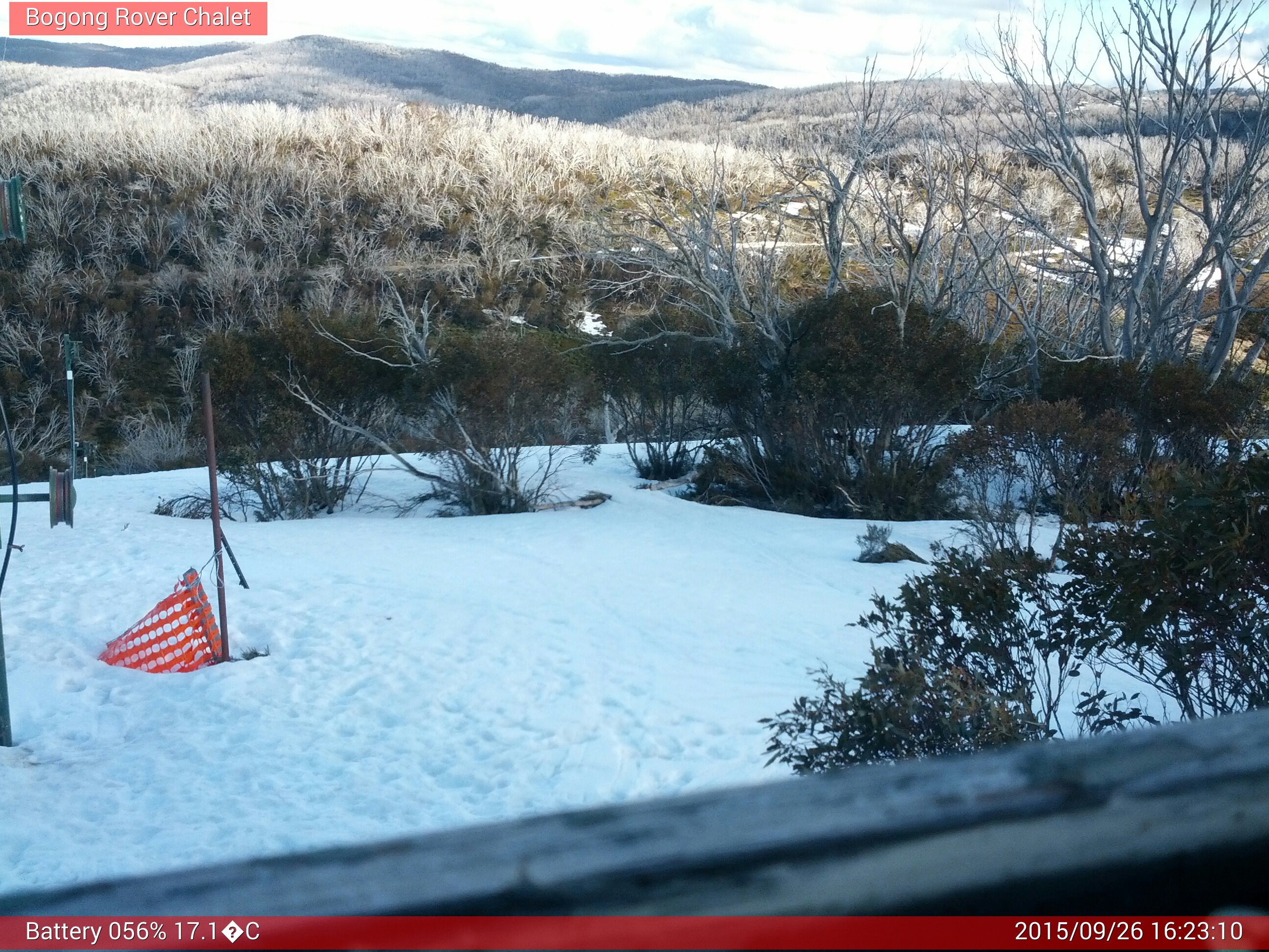 Bogong Web Cam 4:23pm Saturday 26th of September 2015