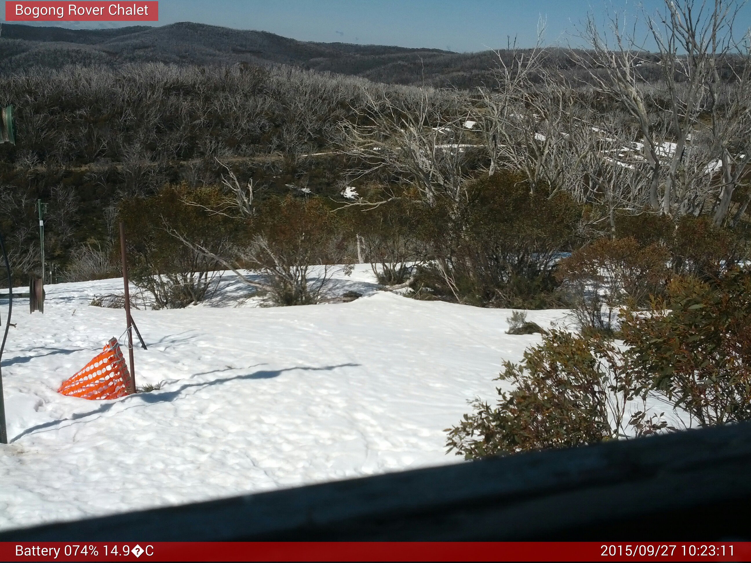 Bogong Web Cam 10:23am Sunday 27th of September 2015