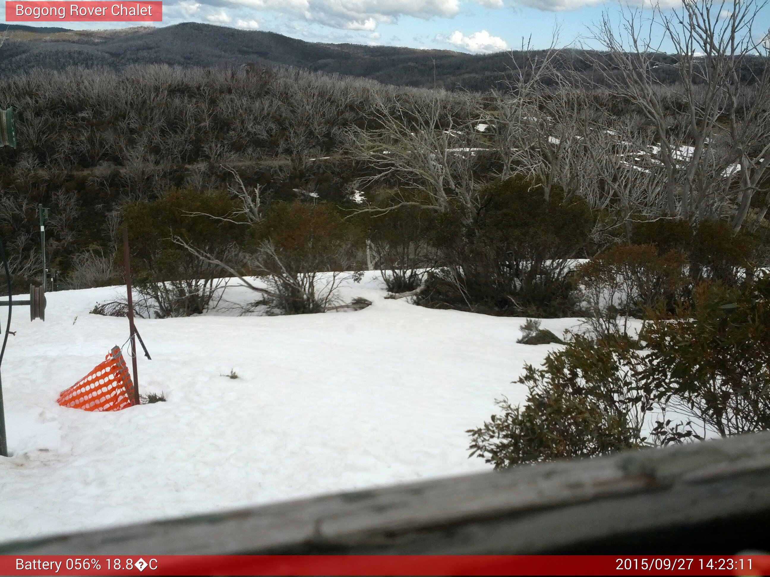 Bogong Web Cam 2:23pm Sunday 27th of September 2015