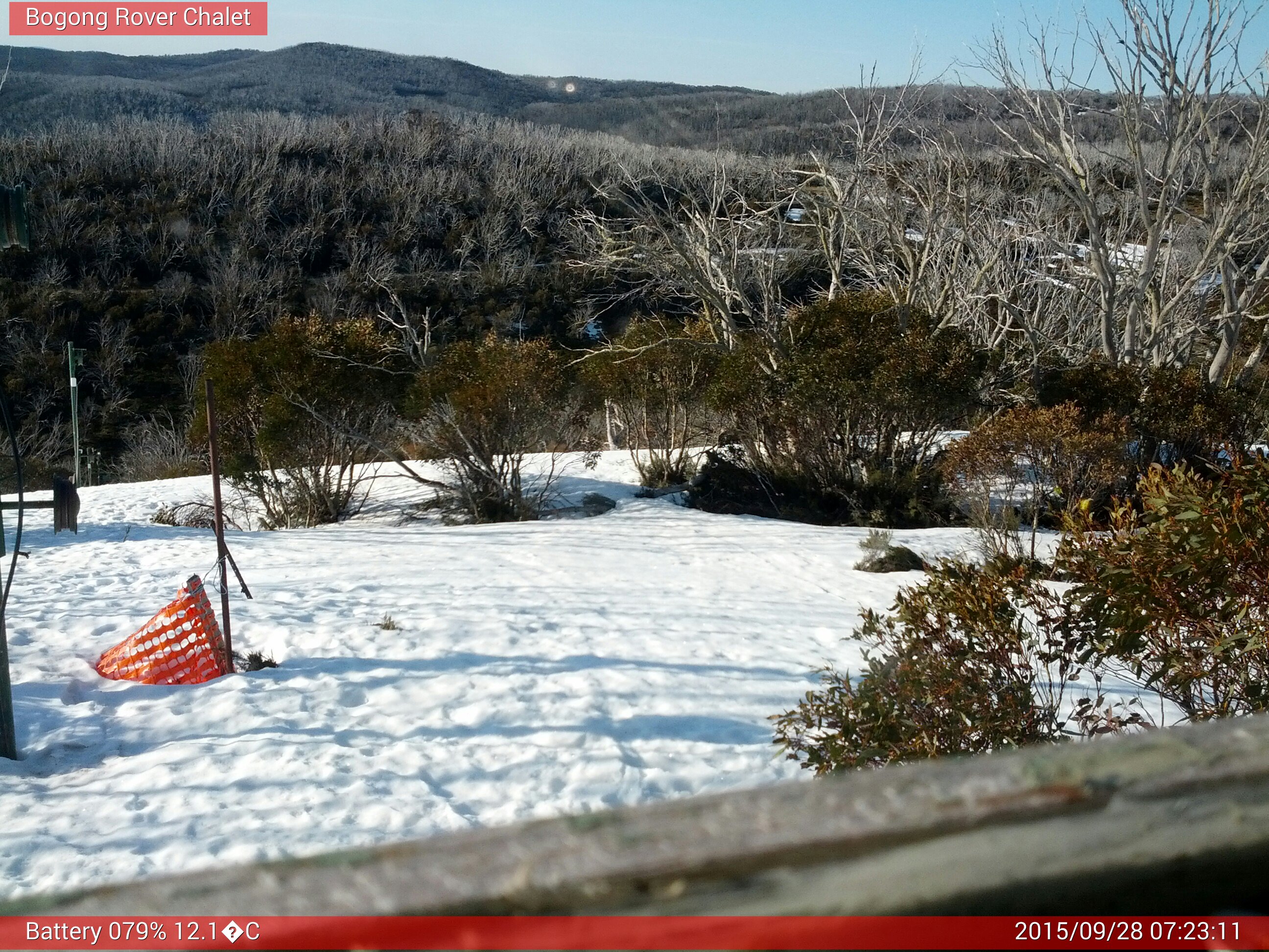 Bogong Web Cam 7:23am Monday 28th of September 2015