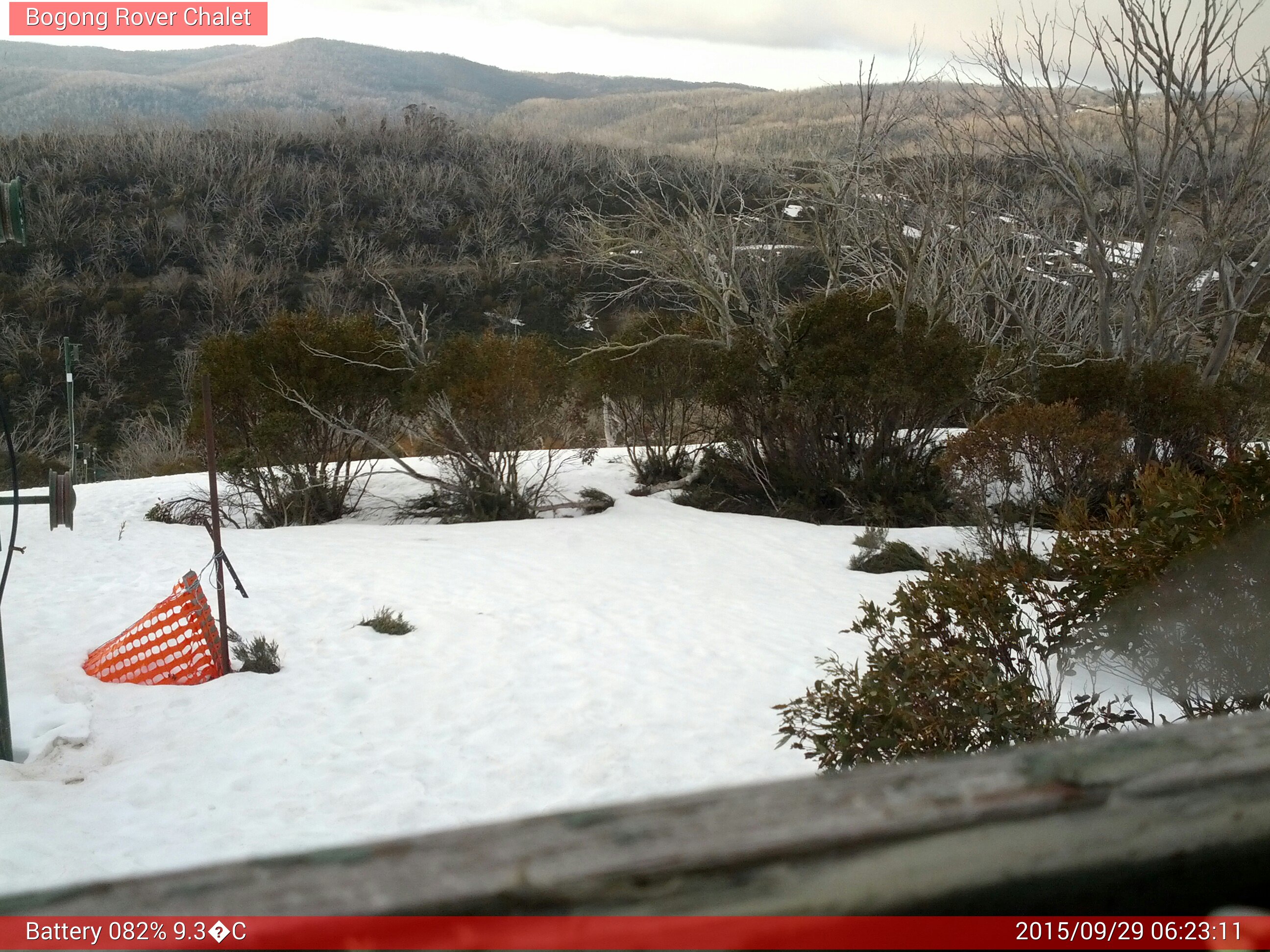 Bogong Web Cam 6:23am Tuesday 29th of September 2015