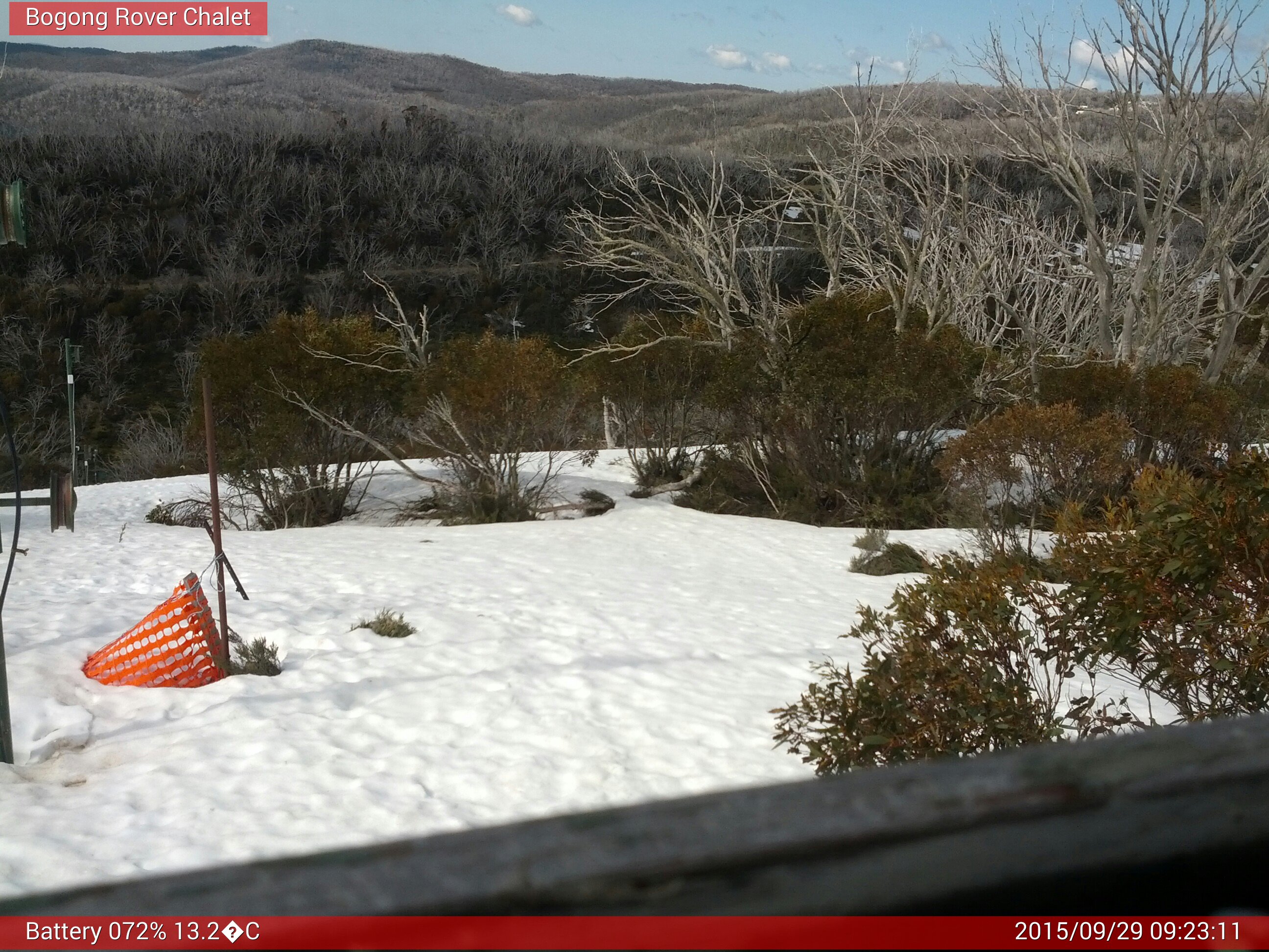 Bogong Web Cam 9:23am Tuesday 29th of September 2015